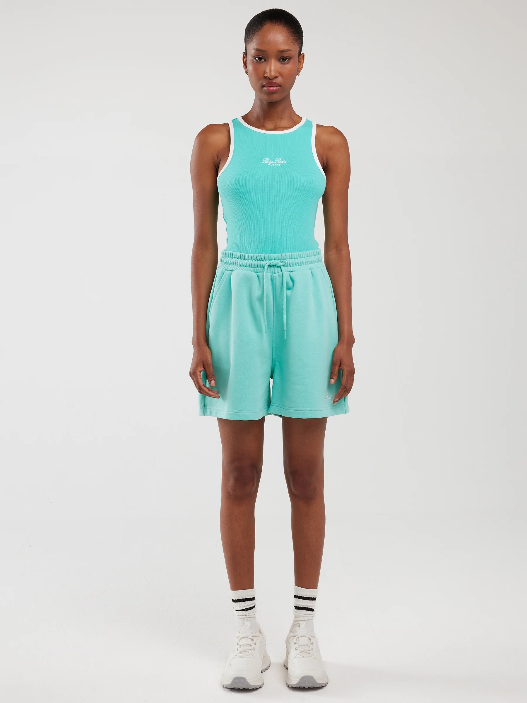 Koszulka damska na ramiączkach z kontrastowym wykoŅczeniem turkusowa Arisa 302