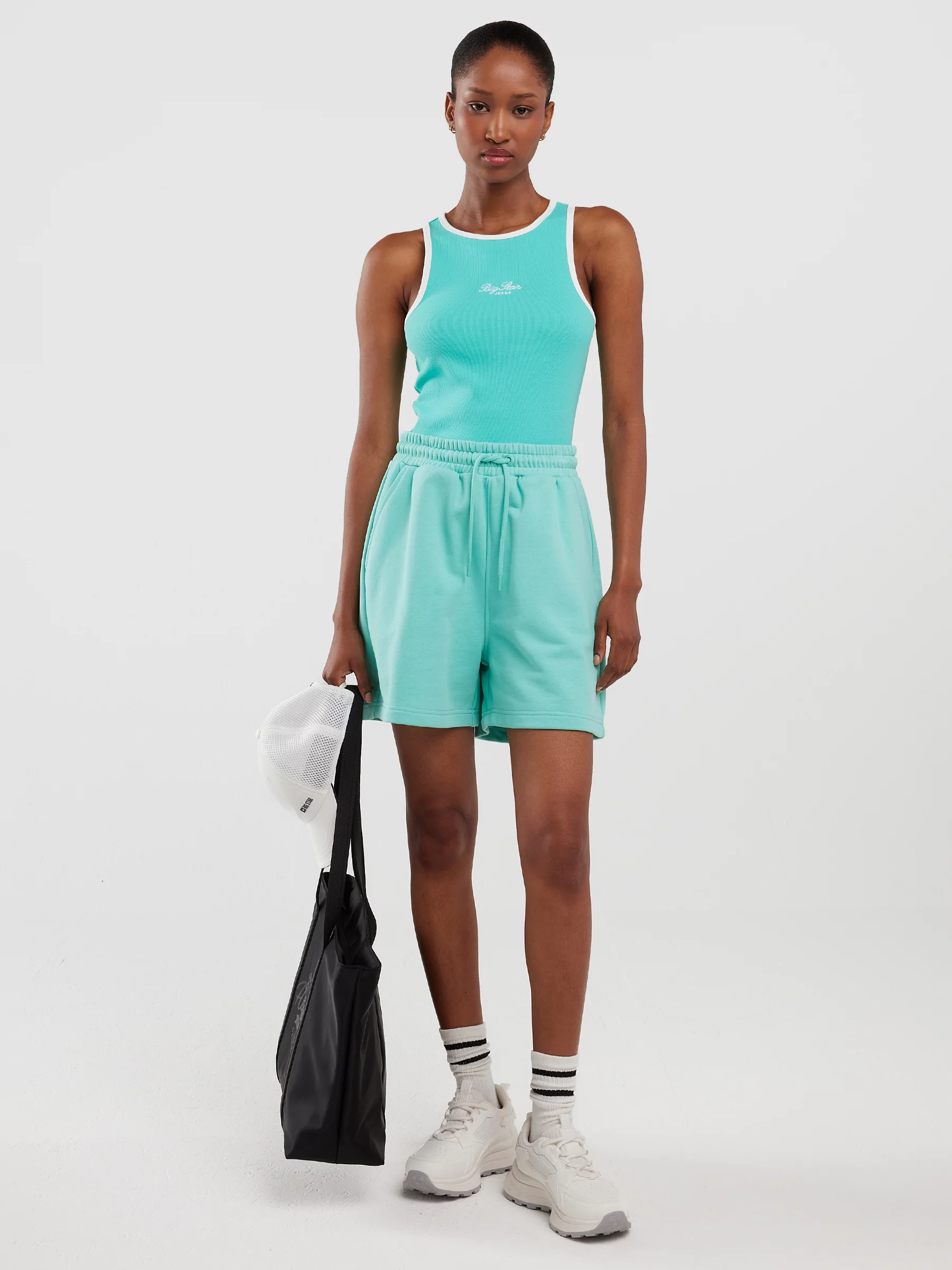 Koszulka damska na ramiączkach z kontrastowym wykoŅczeniem turkusowa Arisa 302