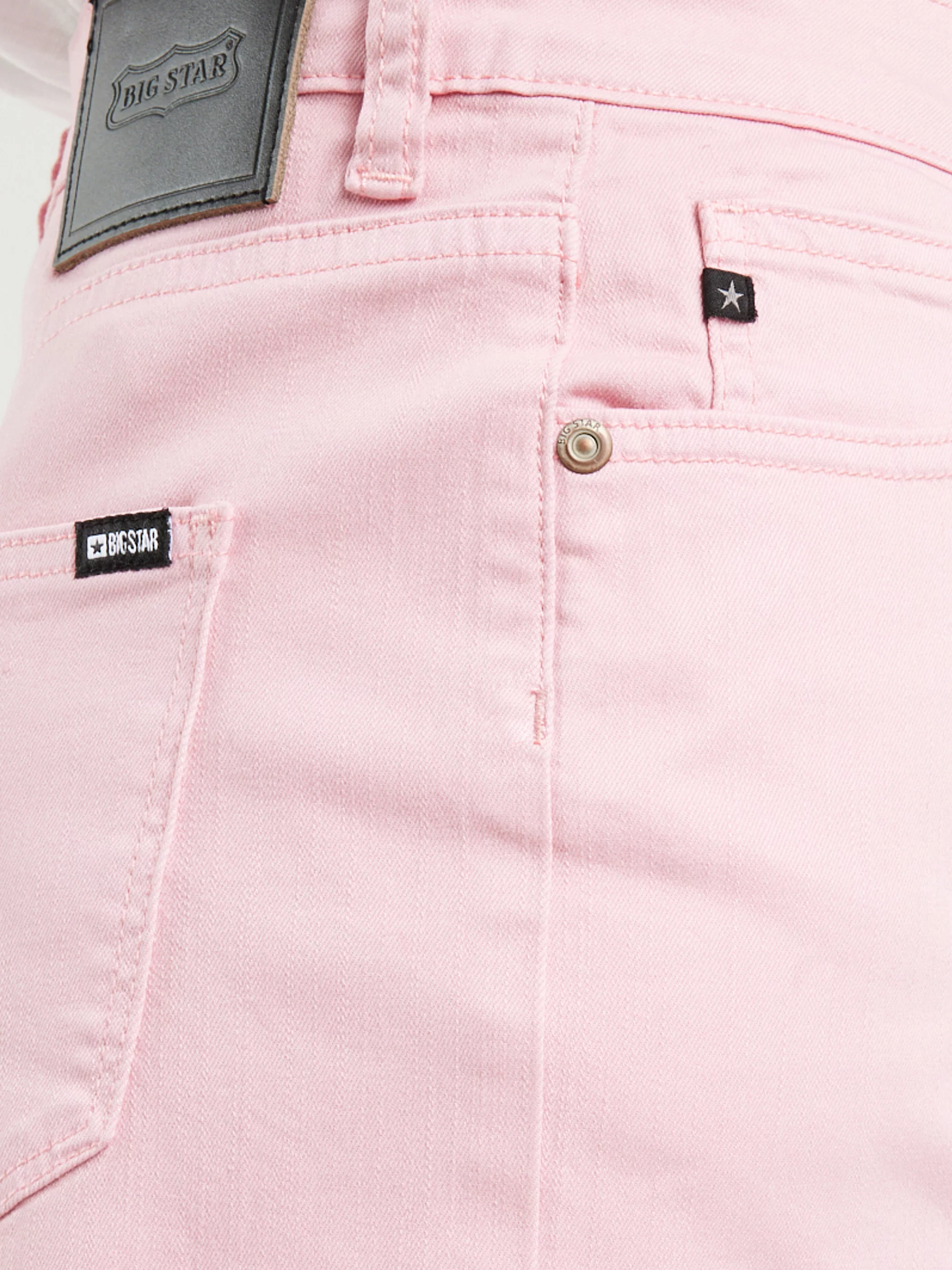 Szorty damskie jeansowe z surowym wykoŅczeniem różowe Alice 869