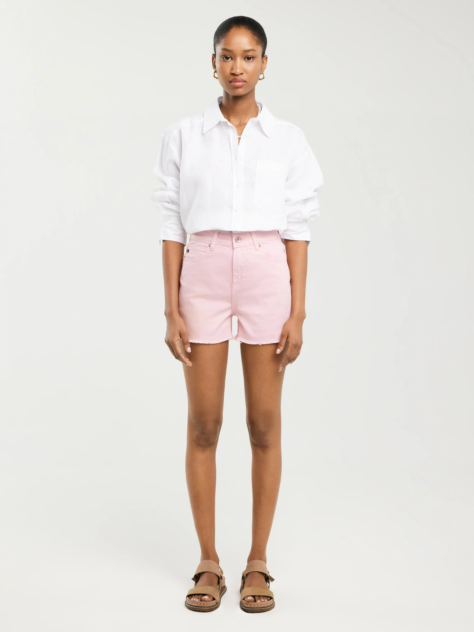 Szorty damskie jeansowe z surowym wykoŅczeniem różowe Alice 869