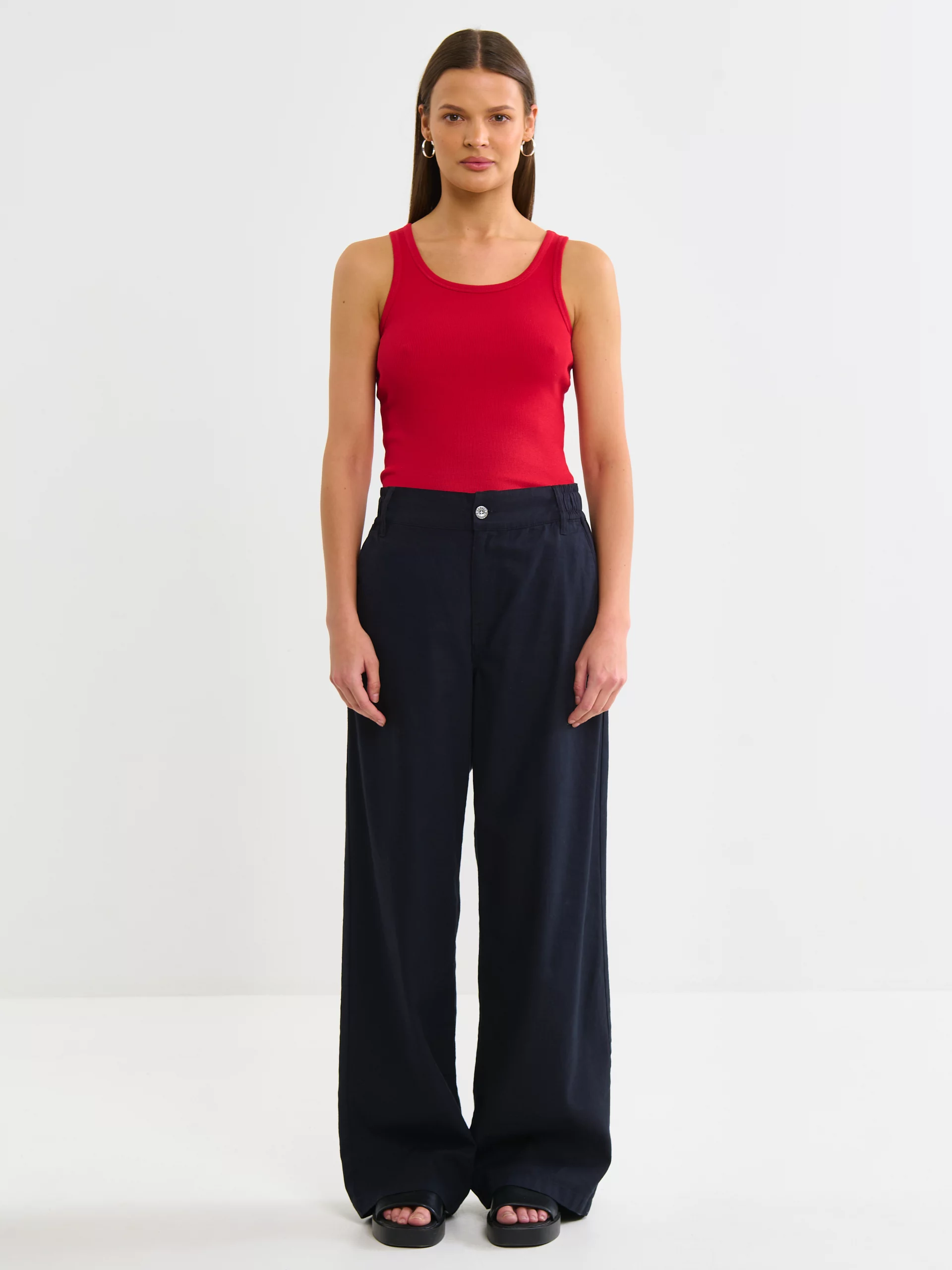 Koszulka damska na ramiączkach prążkowana czerwona Aurela 603