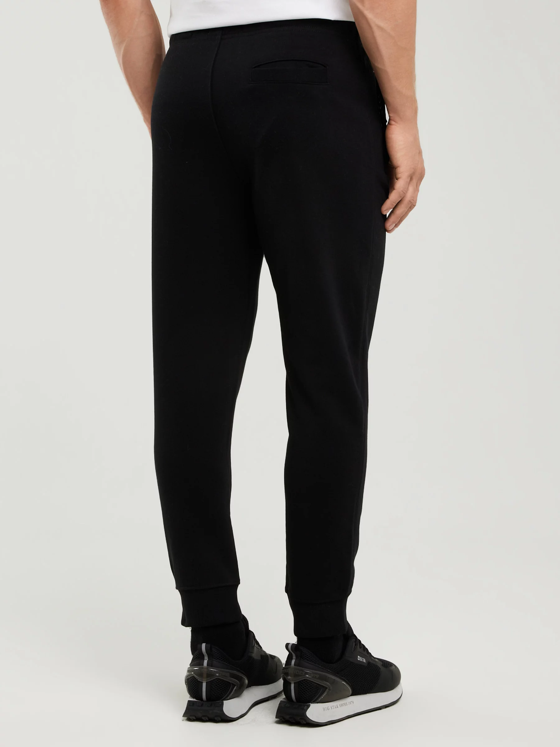 Spodnie męskie dresowe czarne Pylyp 906