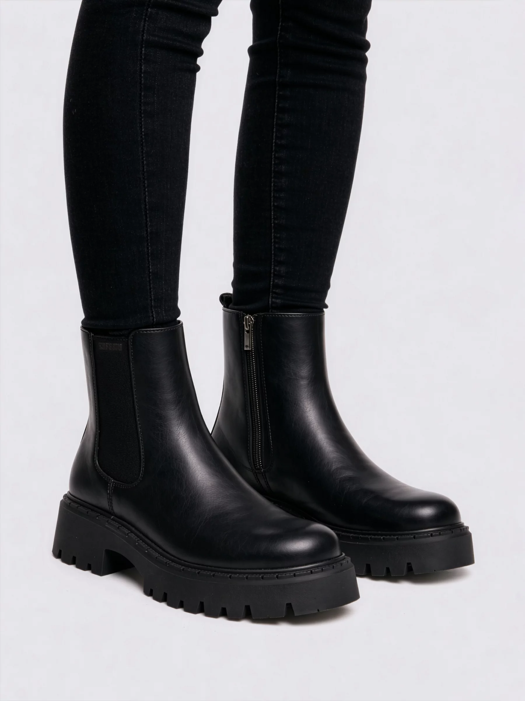 Botki damskie ze skóry ekologicznej czarne OO274167 906