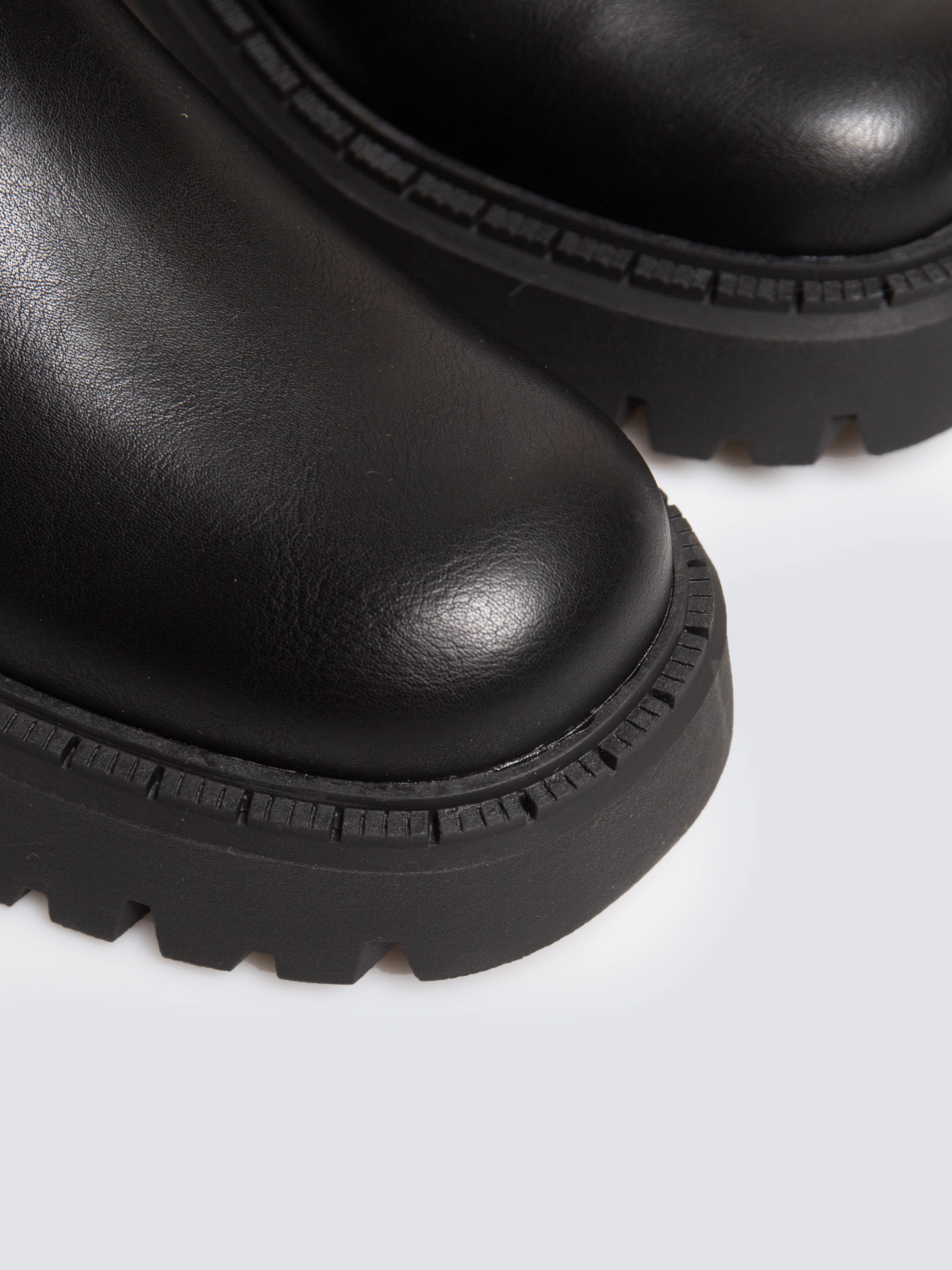 Botki damskie ze skóry ekologicznej czarne OO274167 906