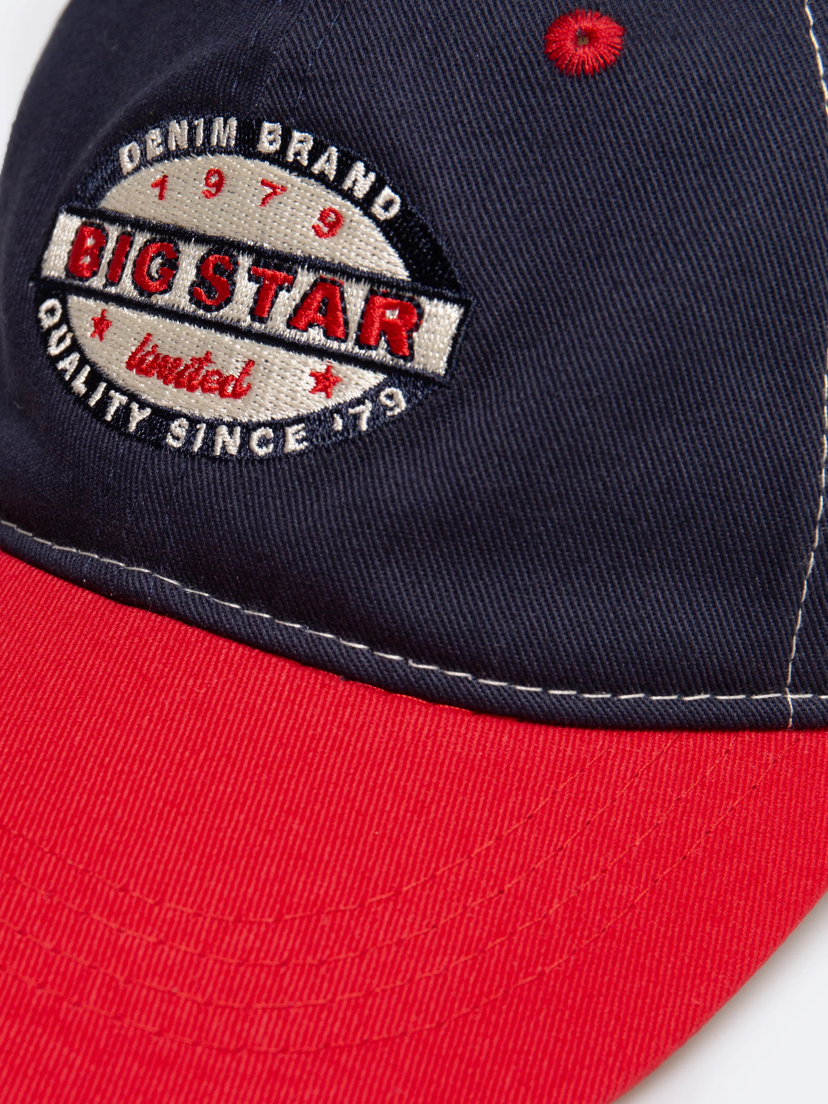 Czapka dziecięca z daszkiem Multis 000