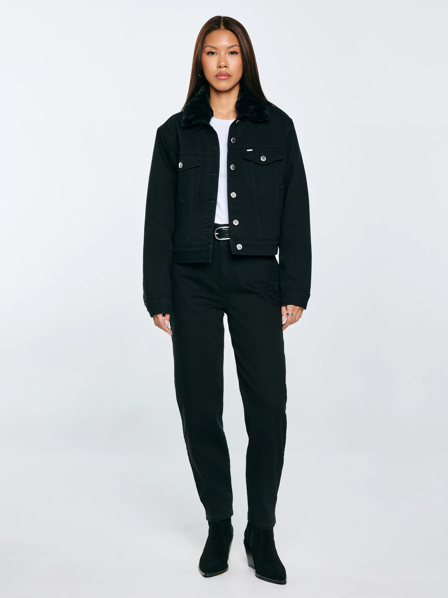 Kurtka damska jeansowa z futerkowym kołnierzem czarna Ramona 936