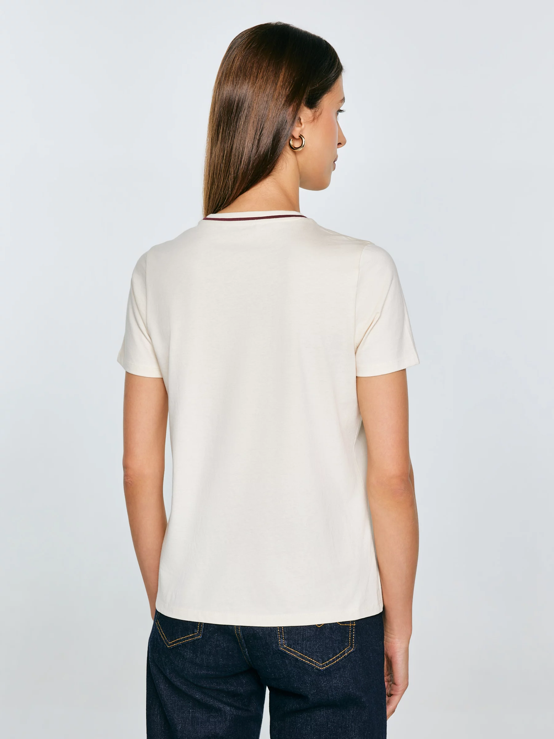 Koszulka damska z haftem na piersi kremowa Lemorse 103