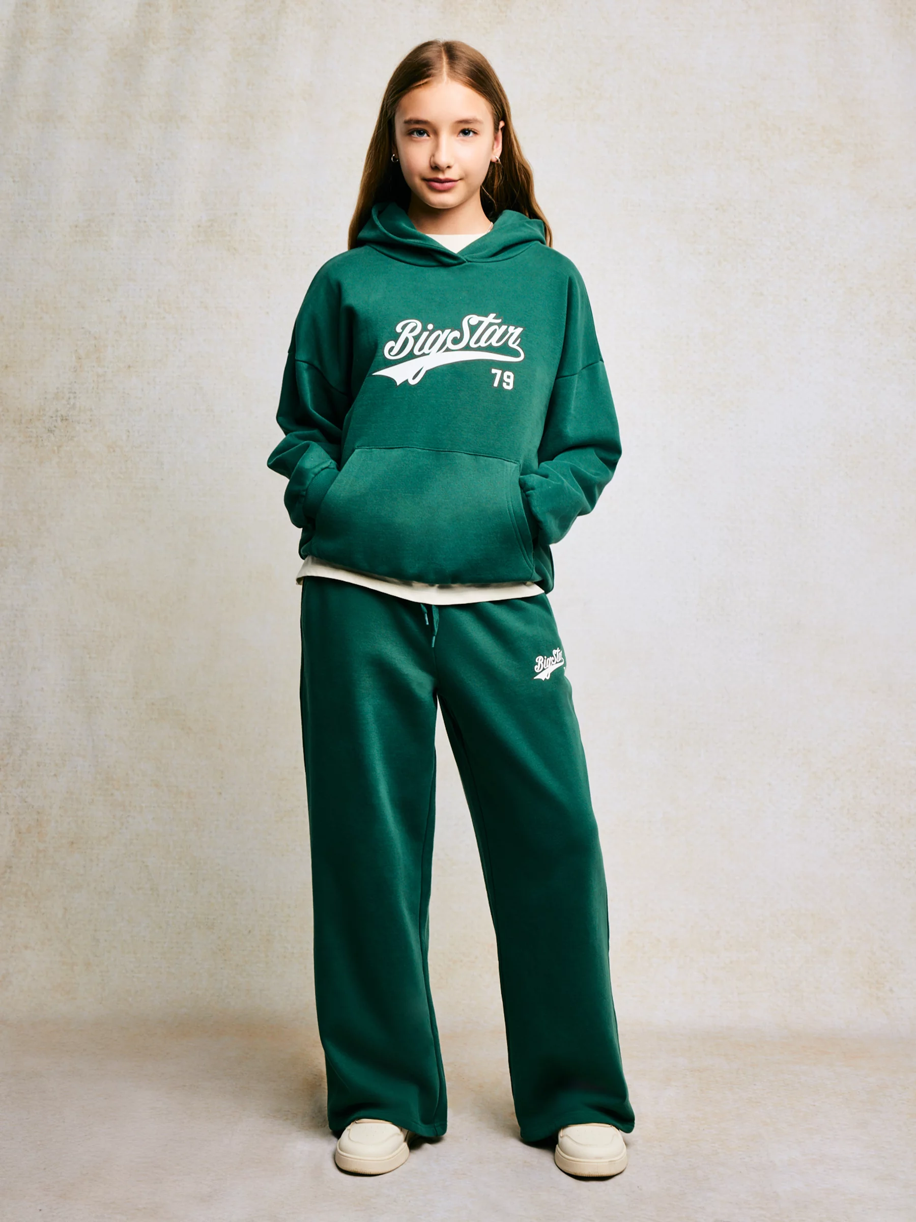 Spodnie dziewczęce dresowe wide zielone Rubiliapw 304