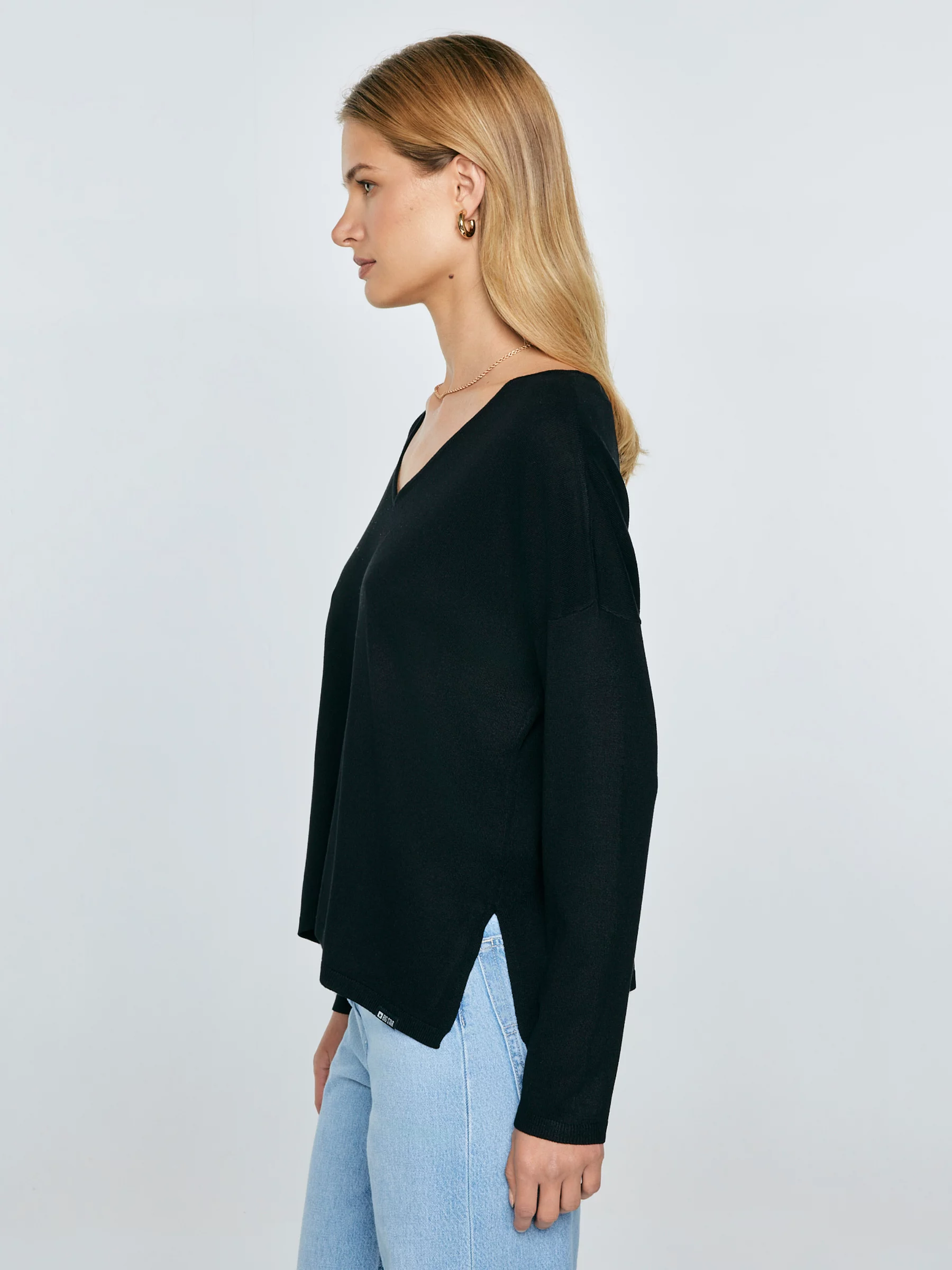 Sweter damski z wiskozy czarny Faustii 906