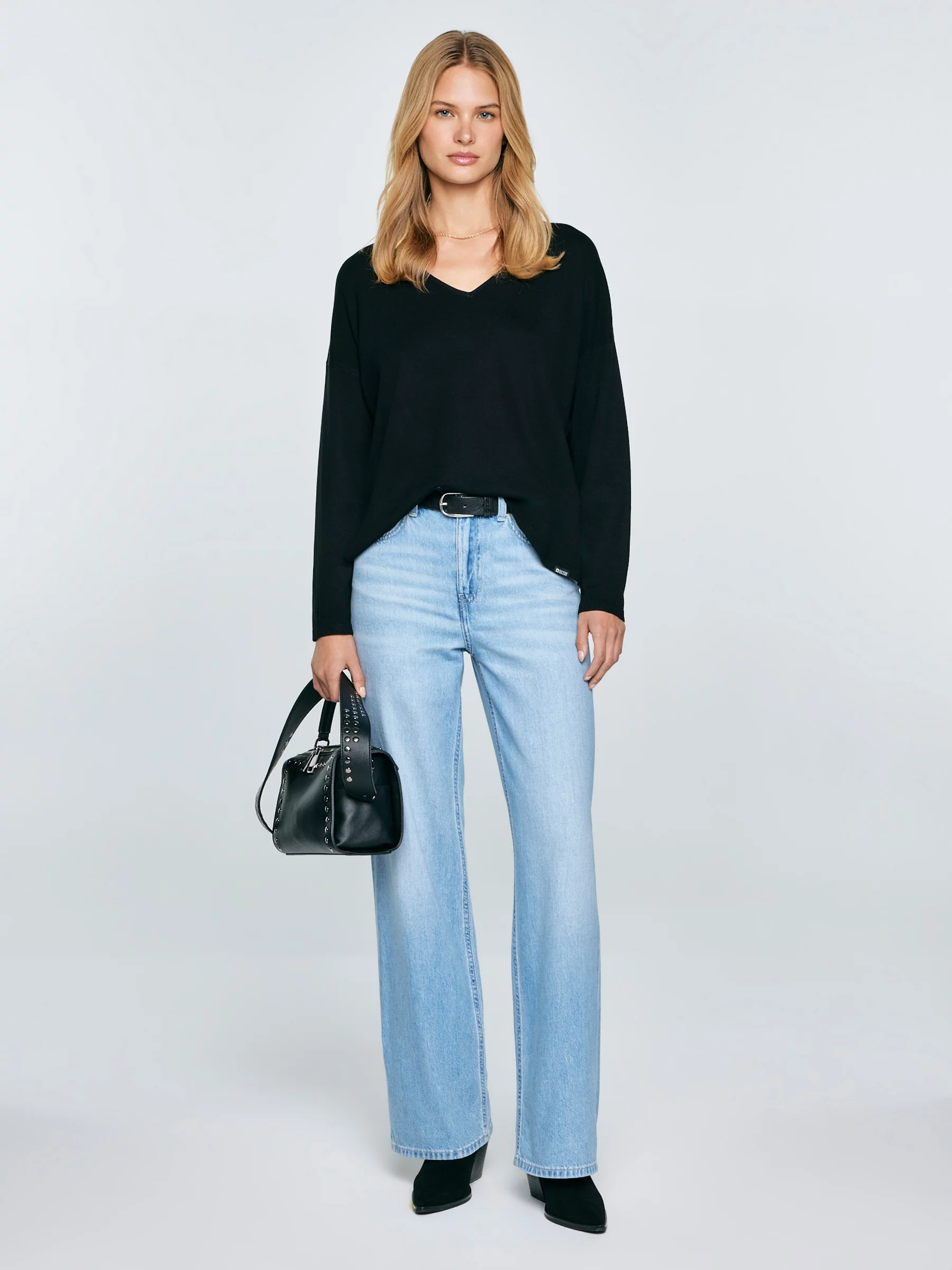 Sweter damski z wiskozy czarny Faustii 906