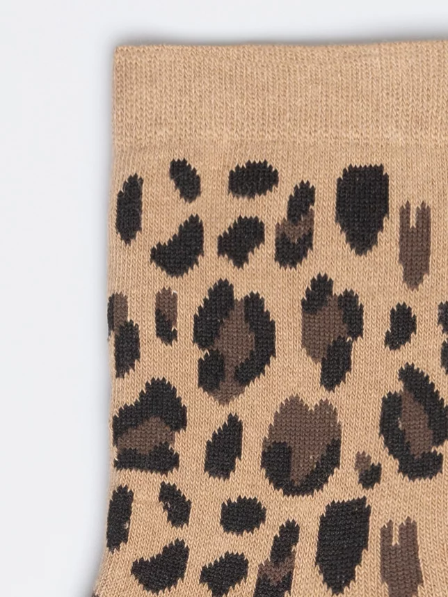 Skarpety damskie długie w panterkę beżowe Glamia 801