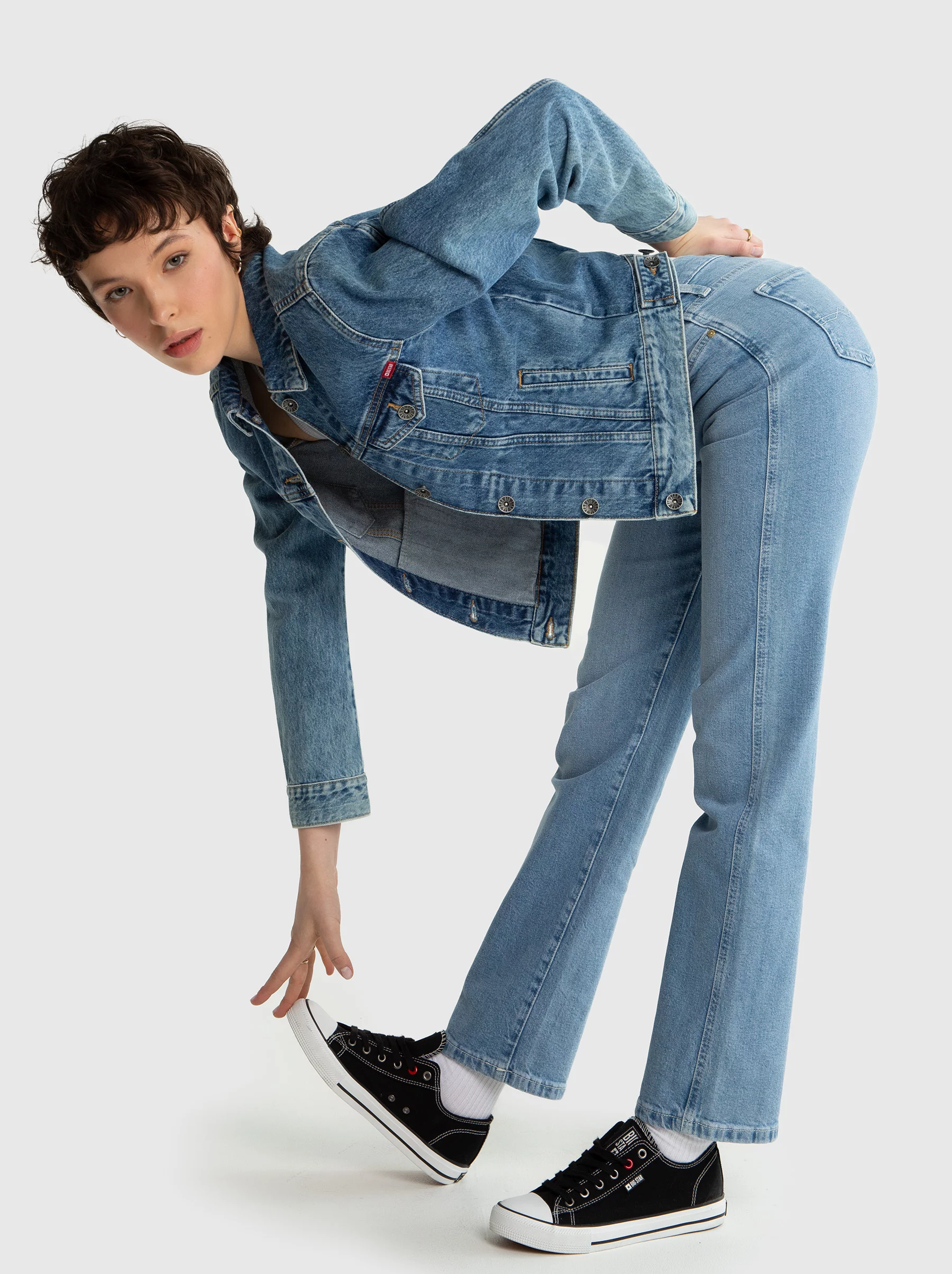 Trampki damskie niskie czarne JJ274A501 906