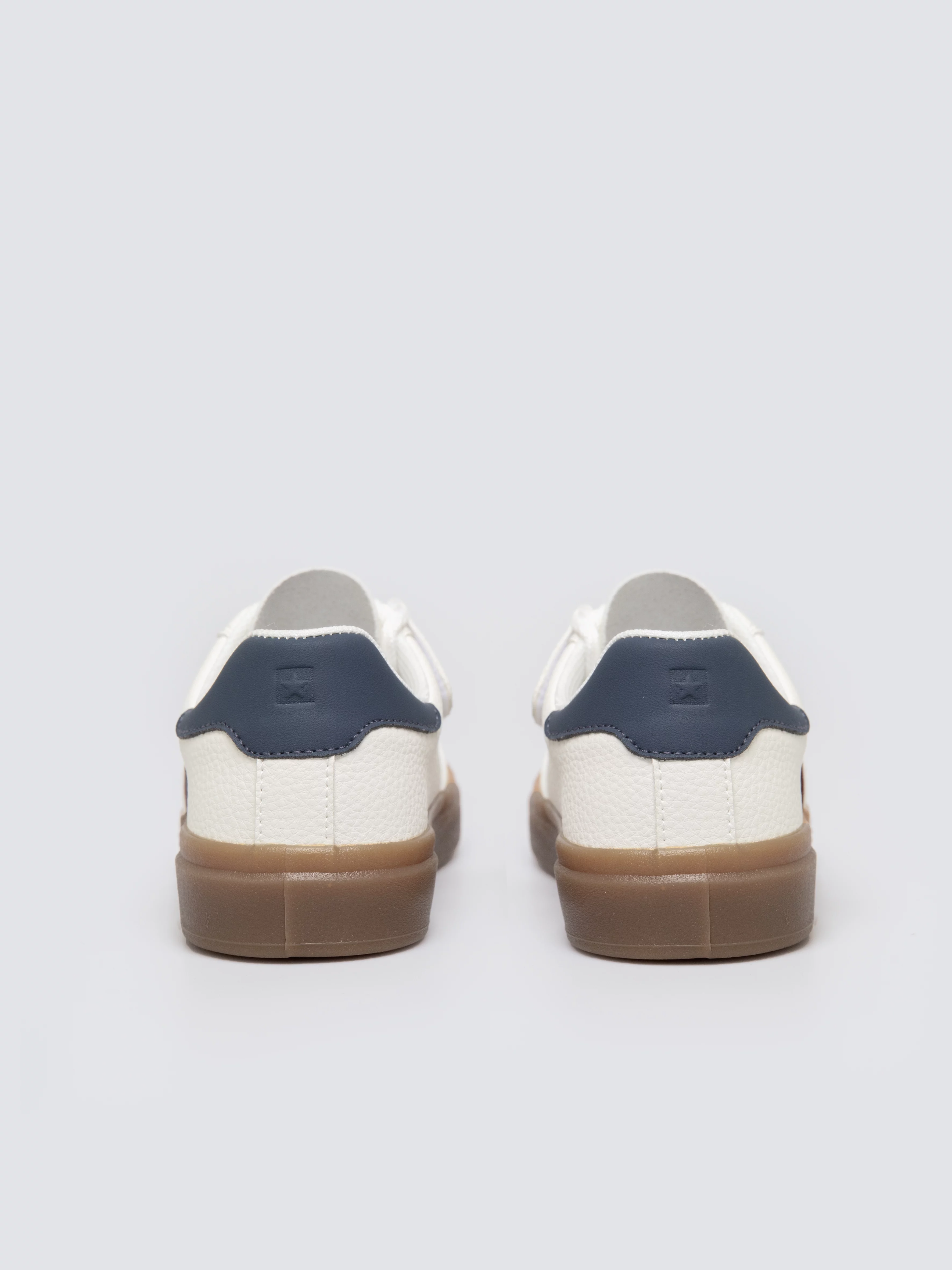 Sneakersy damskie ze skóry naturalnej białe SS274687 101