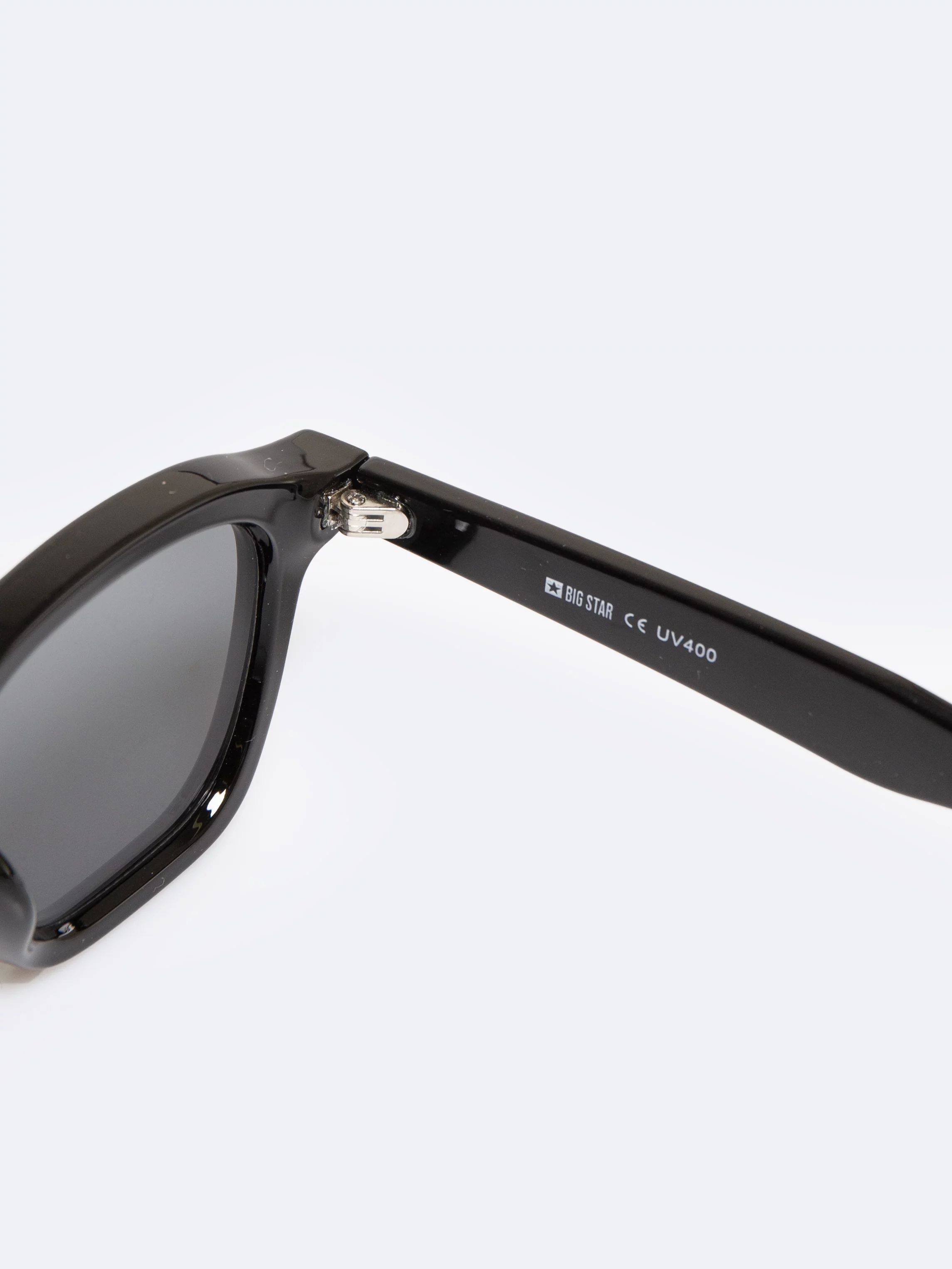 Okulary przeciwsłoneczne czarne Kari 906