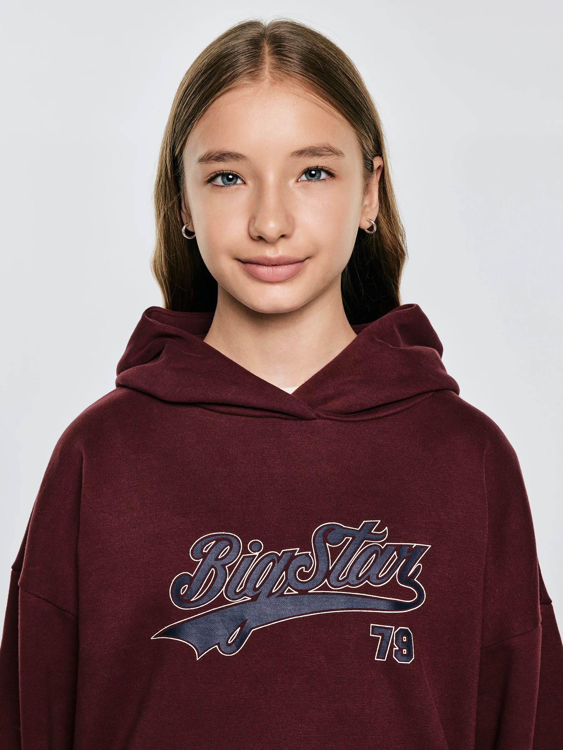 Bluza dziewczęca z kapturem z nadrukiem bordowa Rubilia 604