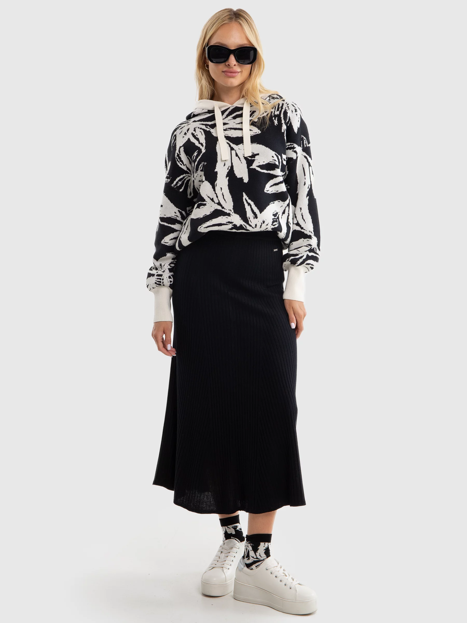 Spódnica damska midi z wiskozy w prążek czarna Zizalia 906