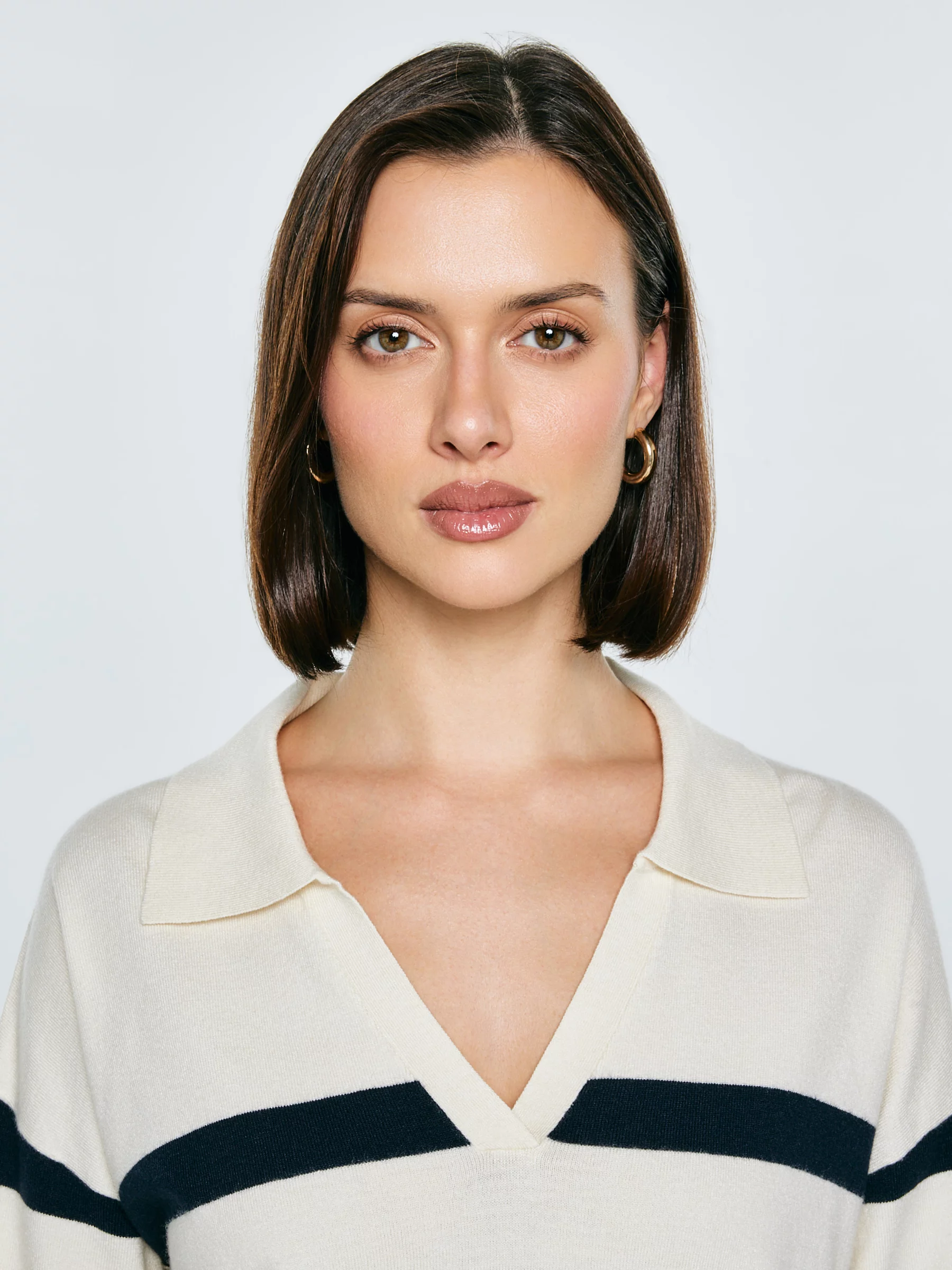 Sweter damski polo w pasy kremowo-czarne Alina 100