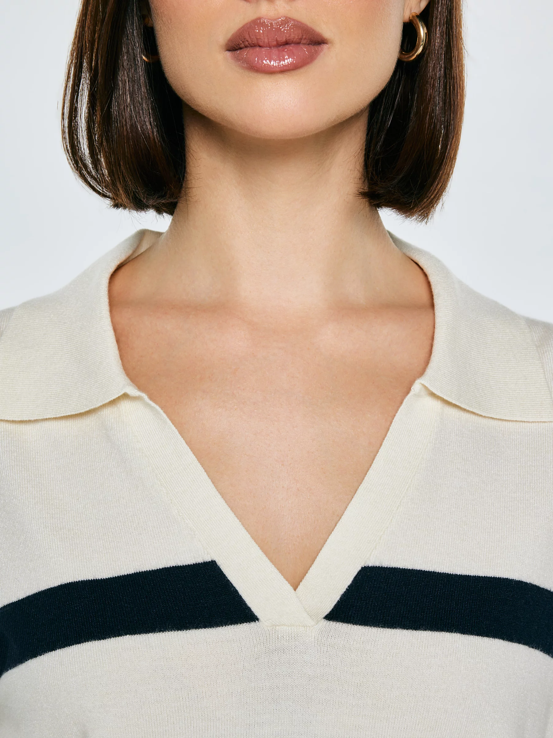 Sweter damski polo w pasy kremowo-czarne Alina 100