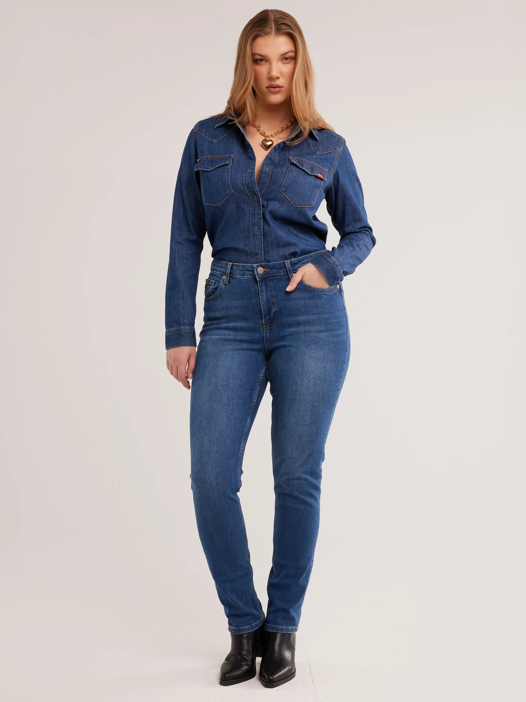 Koszula damska jeansowa slim granatowa Norra 524