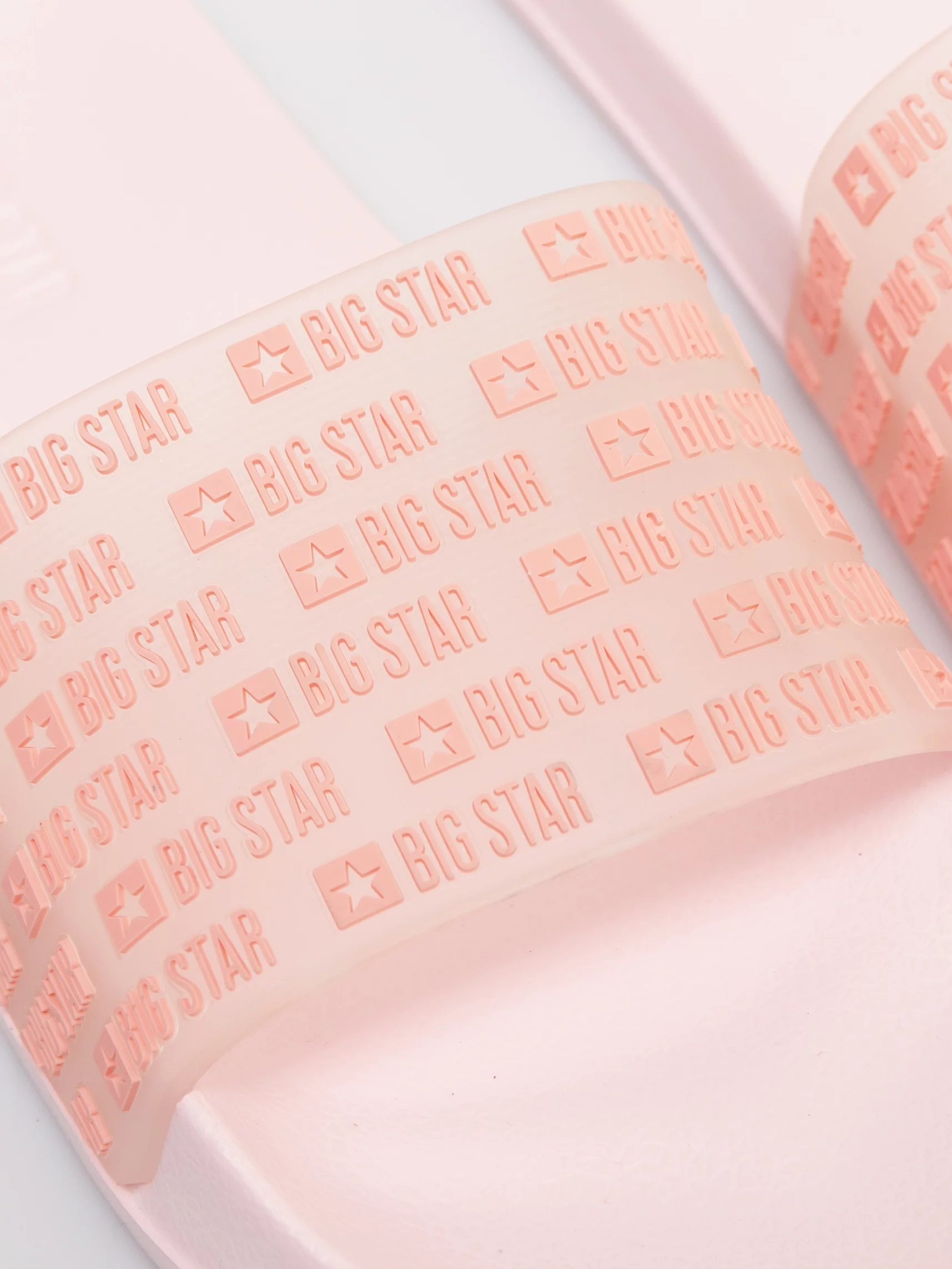 Klapki damskie plażowe różowe RR274A502 601