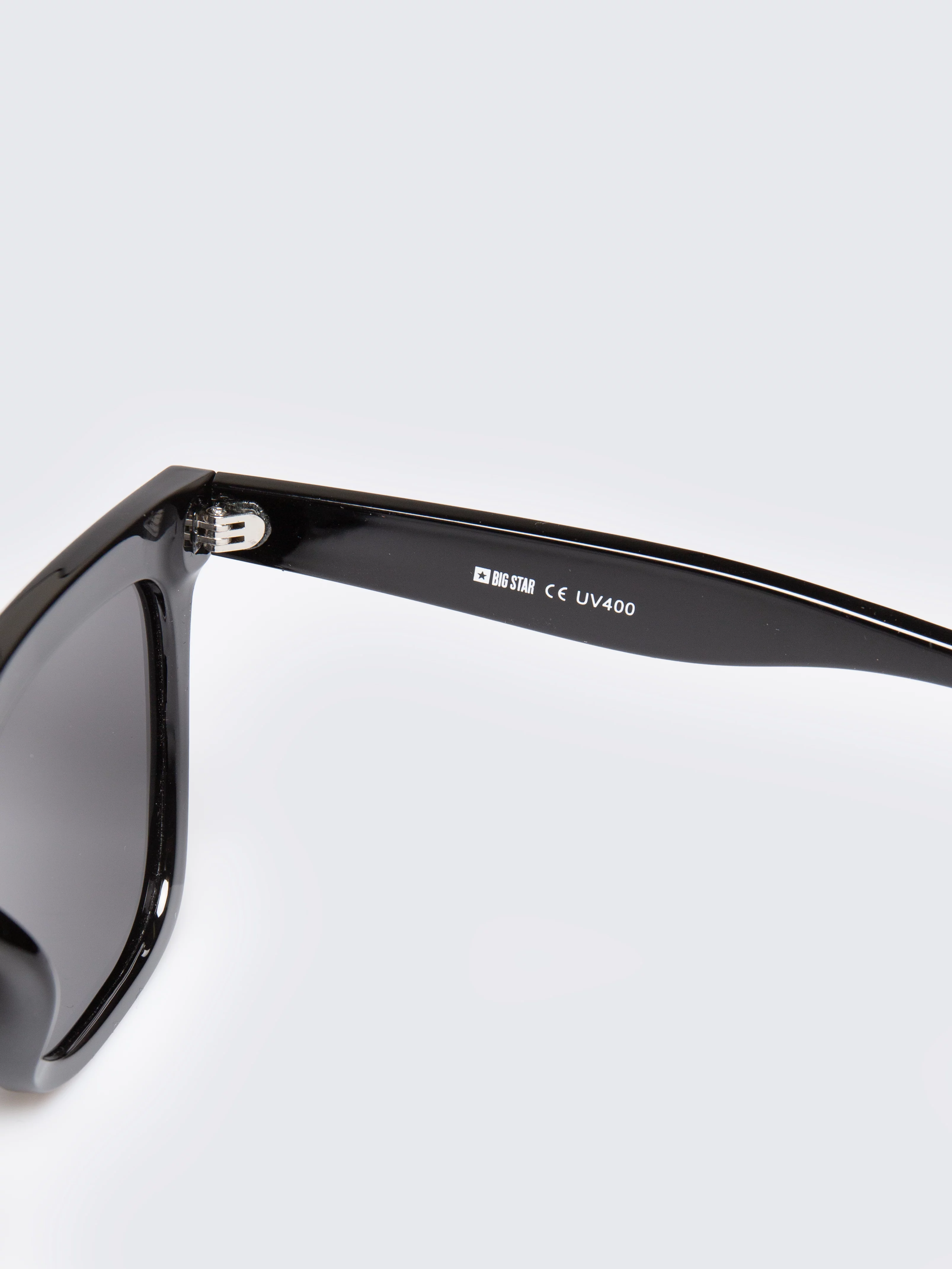 Okulary przeciwsłoneczne damskie czarne Mili 906