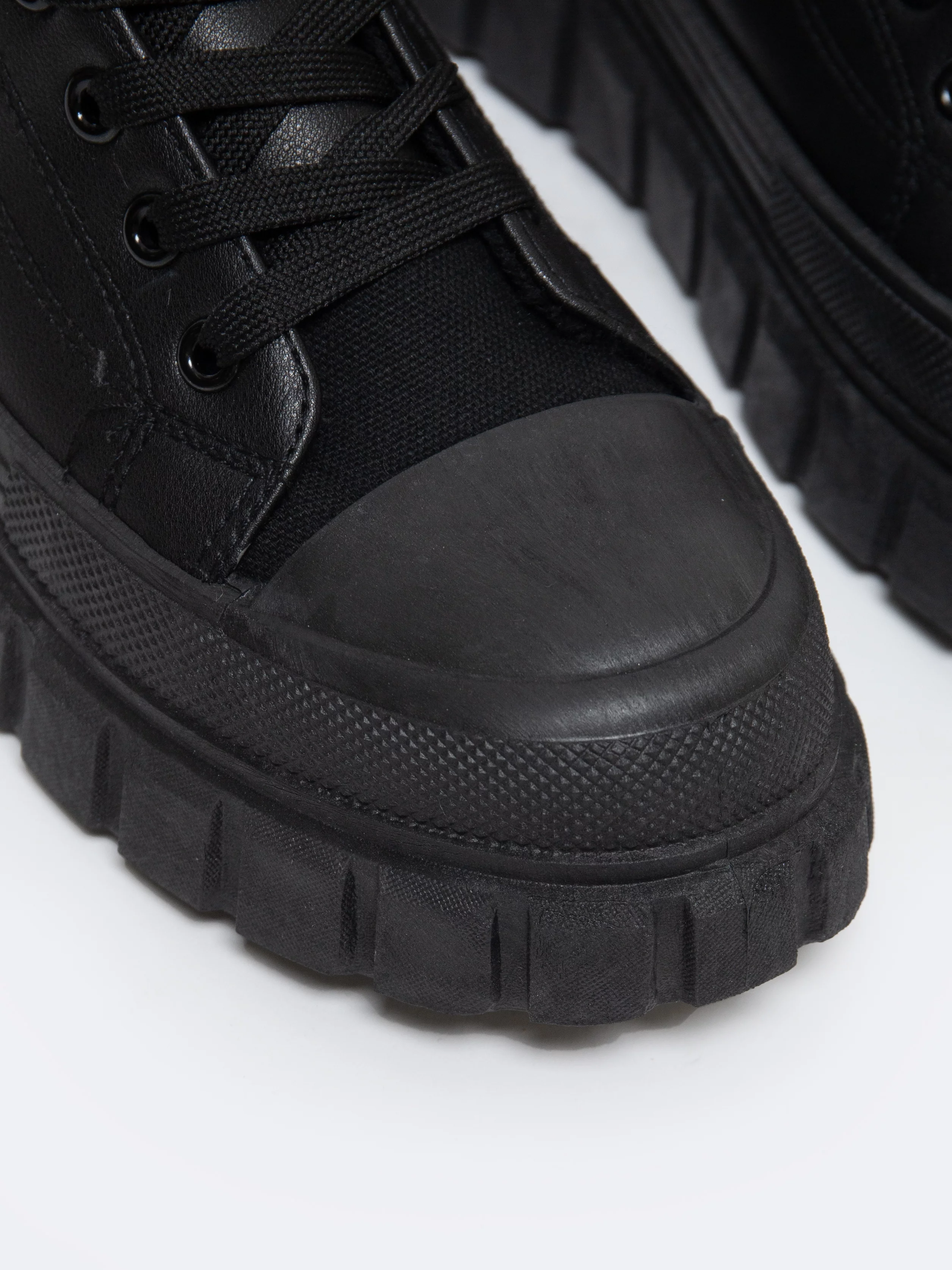 Trampki damskie wysokie czarne MM274625 906