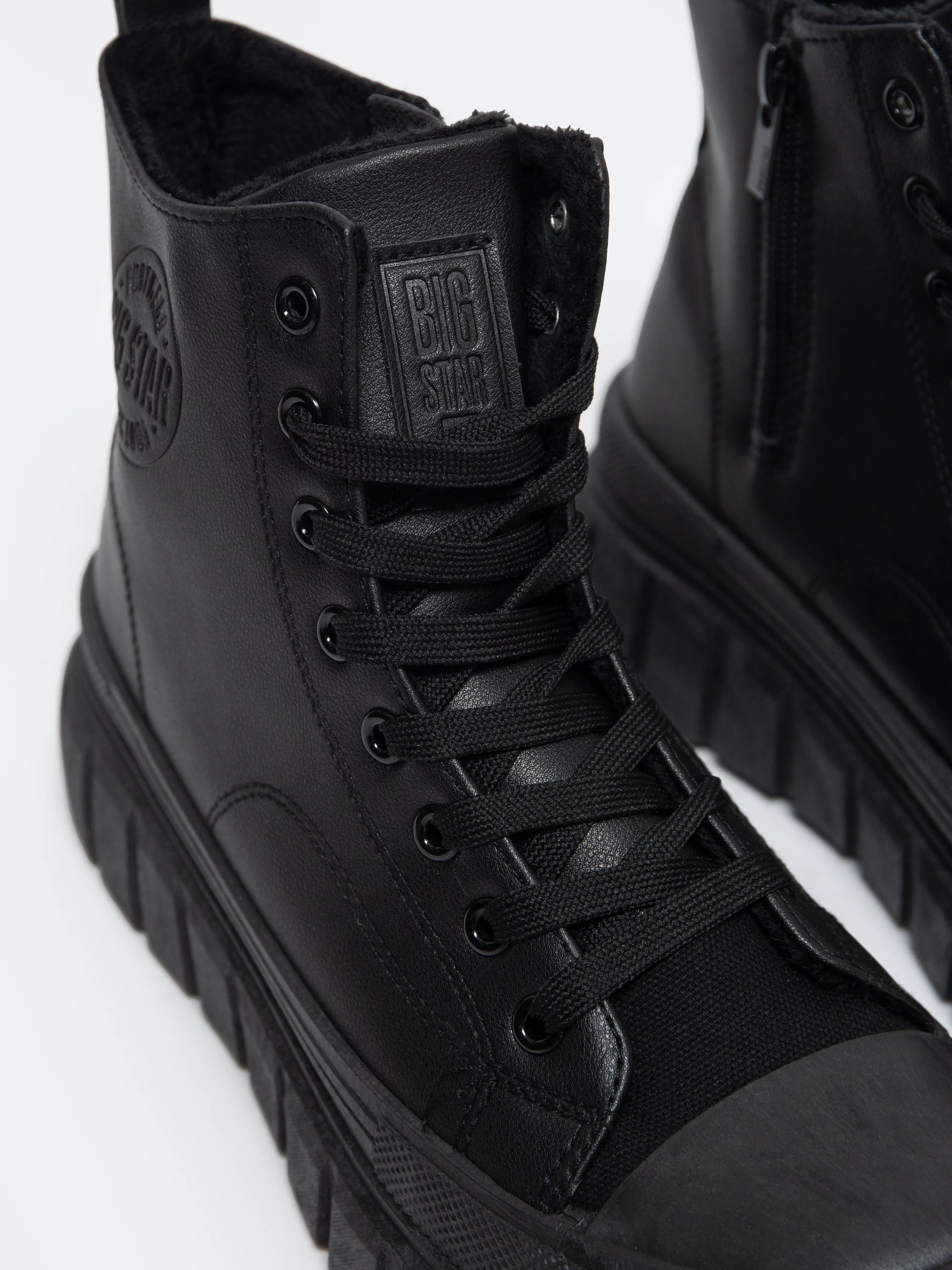 Trampki damskie wysokie czarne MM274625 906