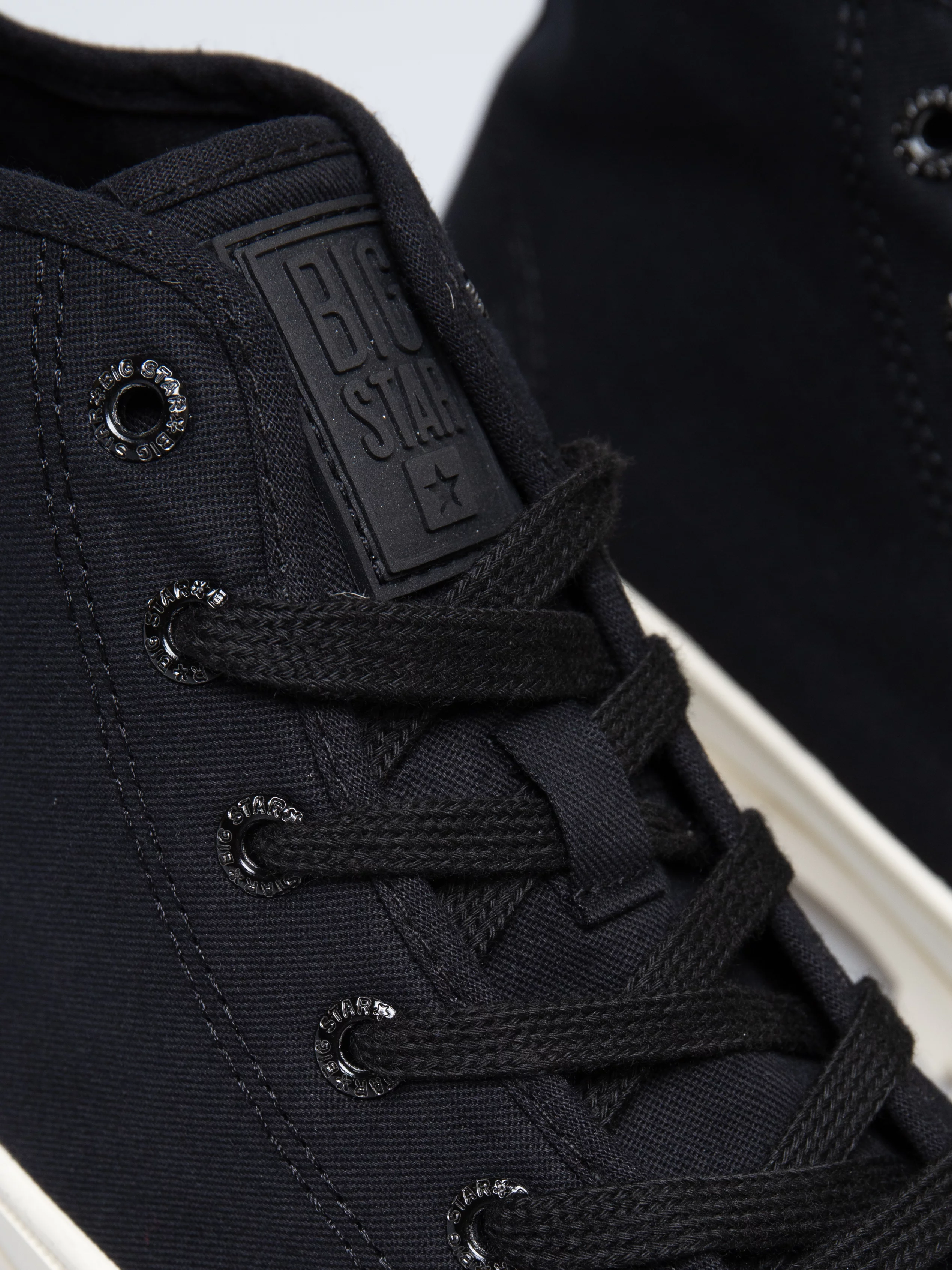 Trampki damskie wysokie czarne OO274008 906