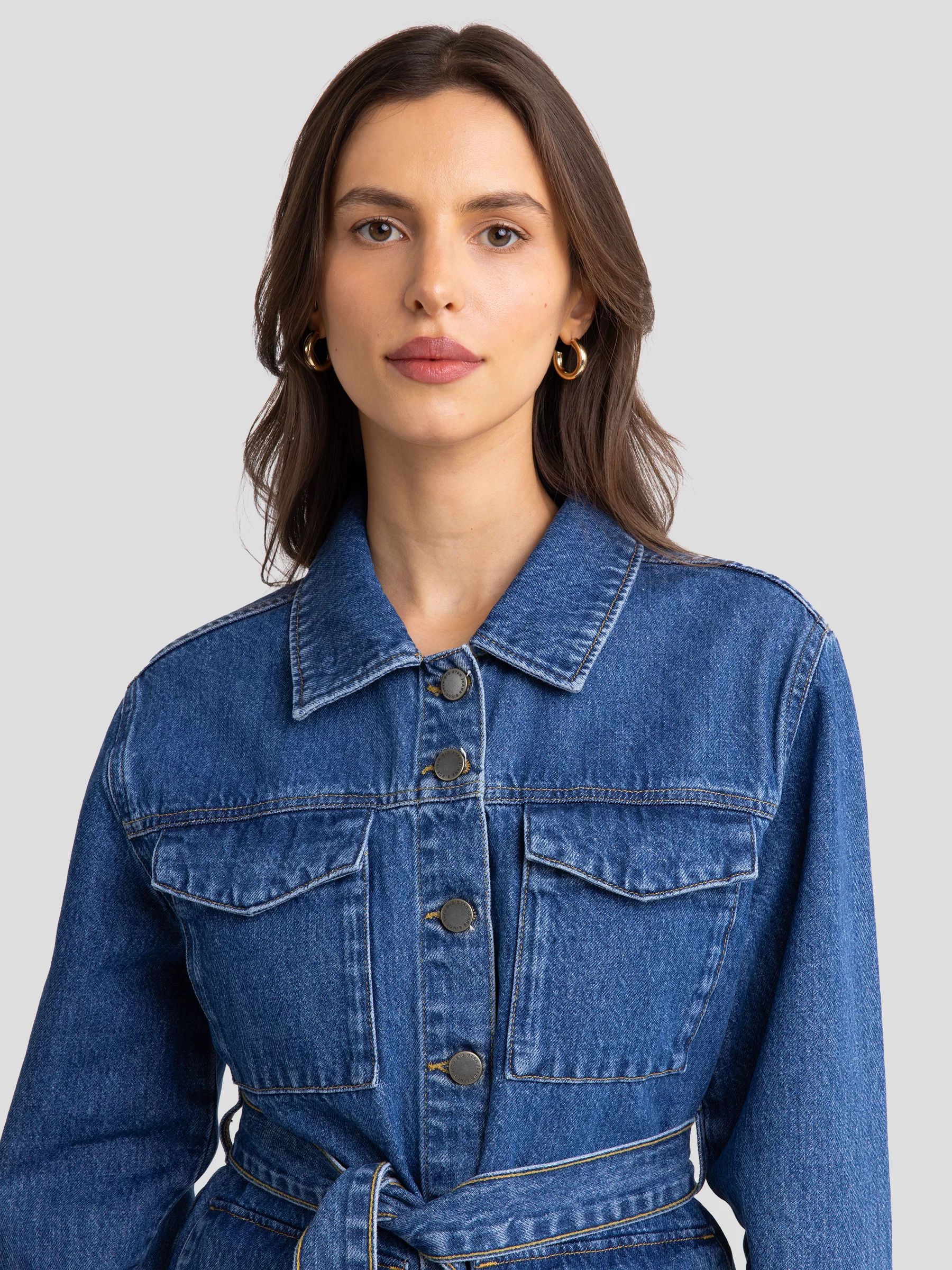 Kurtka damska jeansowa z wiązaniem w pasie niebieska Chelsey 379