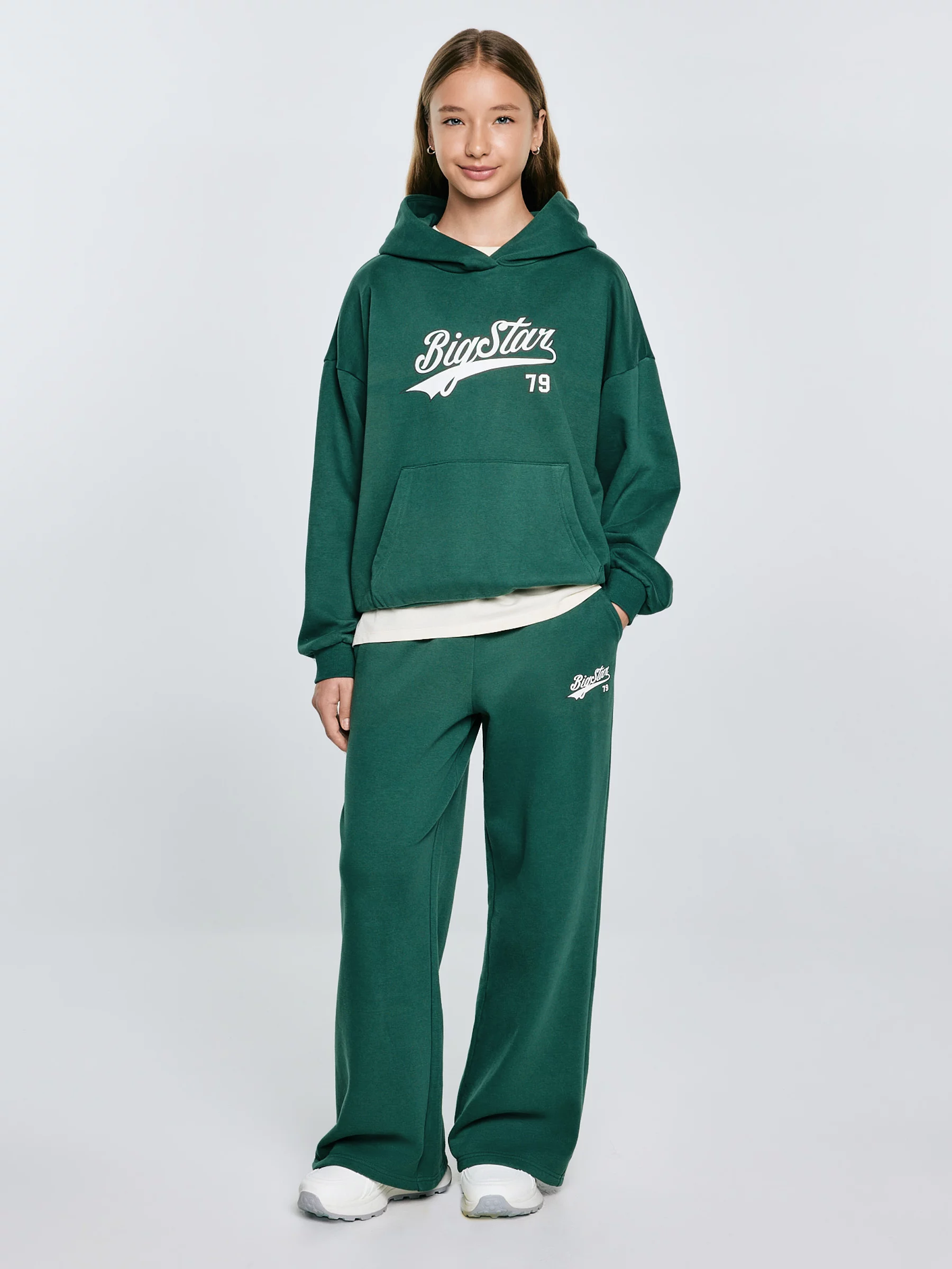 Bluza dziewczęca z kapturem z nadrukiem zielona Rubilia 304