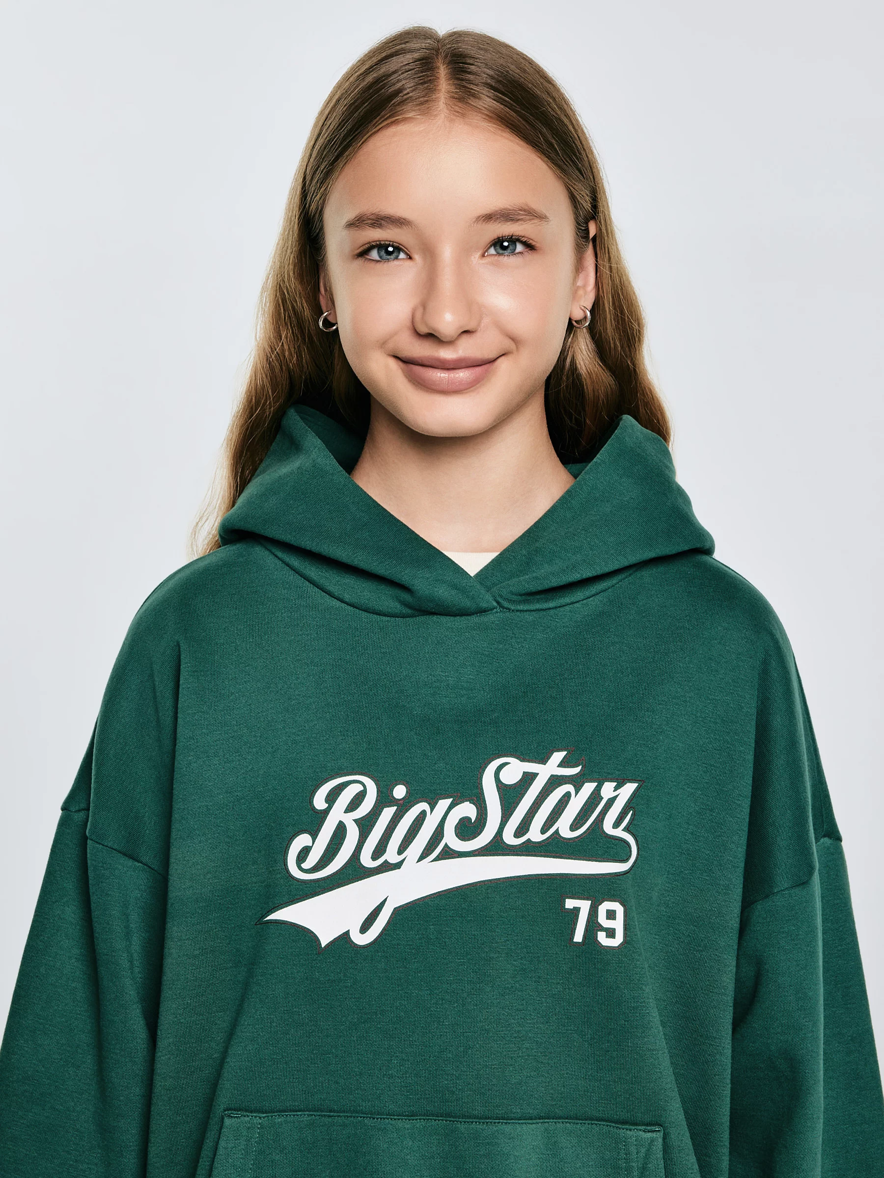 Bluza dziewczęca z kapturem z nadrukiem zielona Rubilia 304