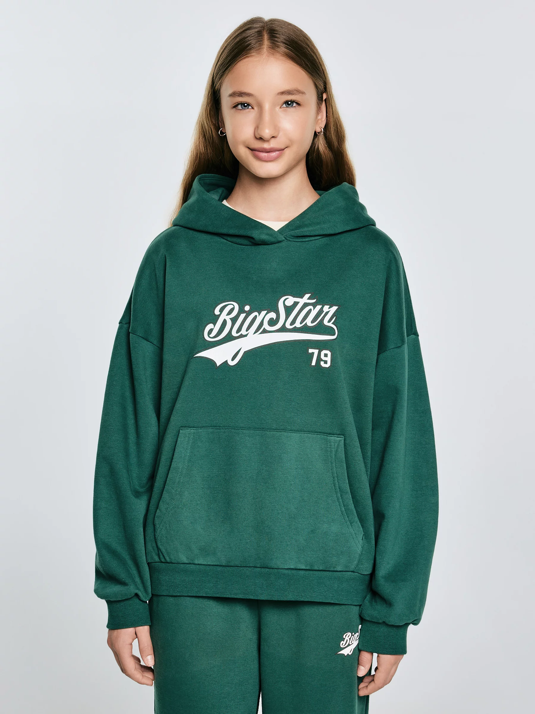 Bluza dziewczęca z kapturem z nadrukiem zielona Rubilia 304