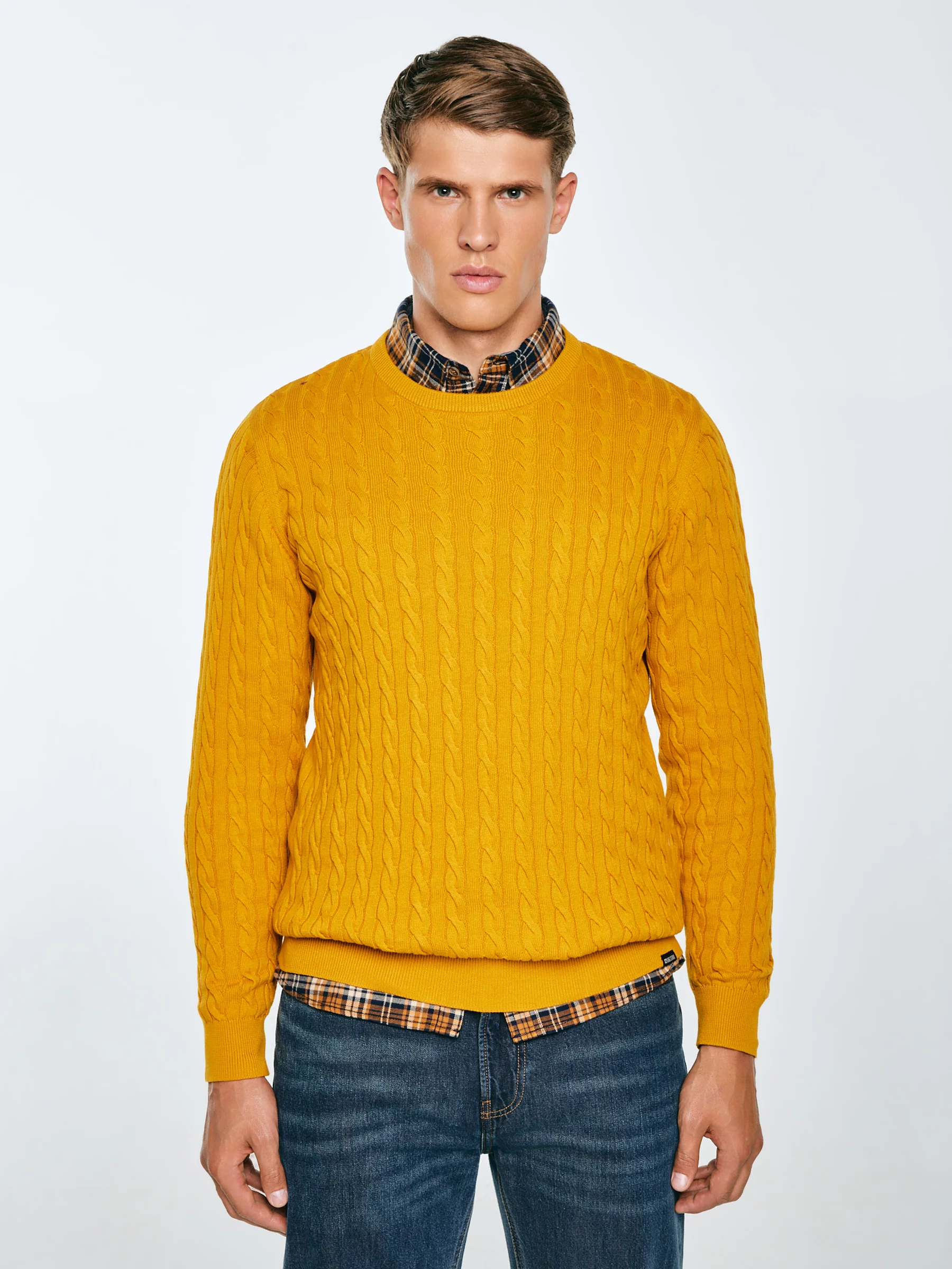 Sweter męski ze splotem warkoczowym żołty Amaris 201