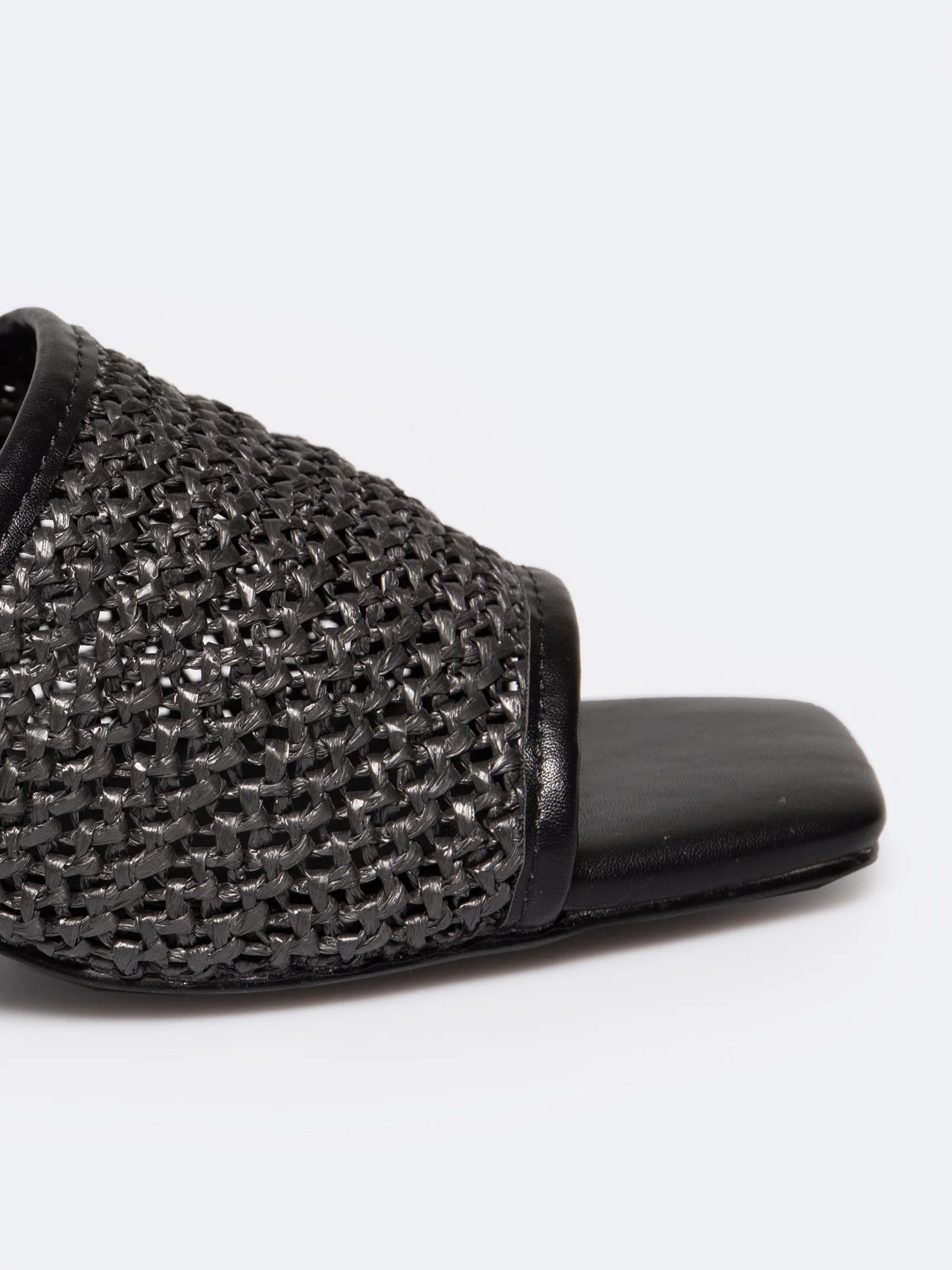 Klapki damskie eleganckie na obcasie czarne RR274147 906