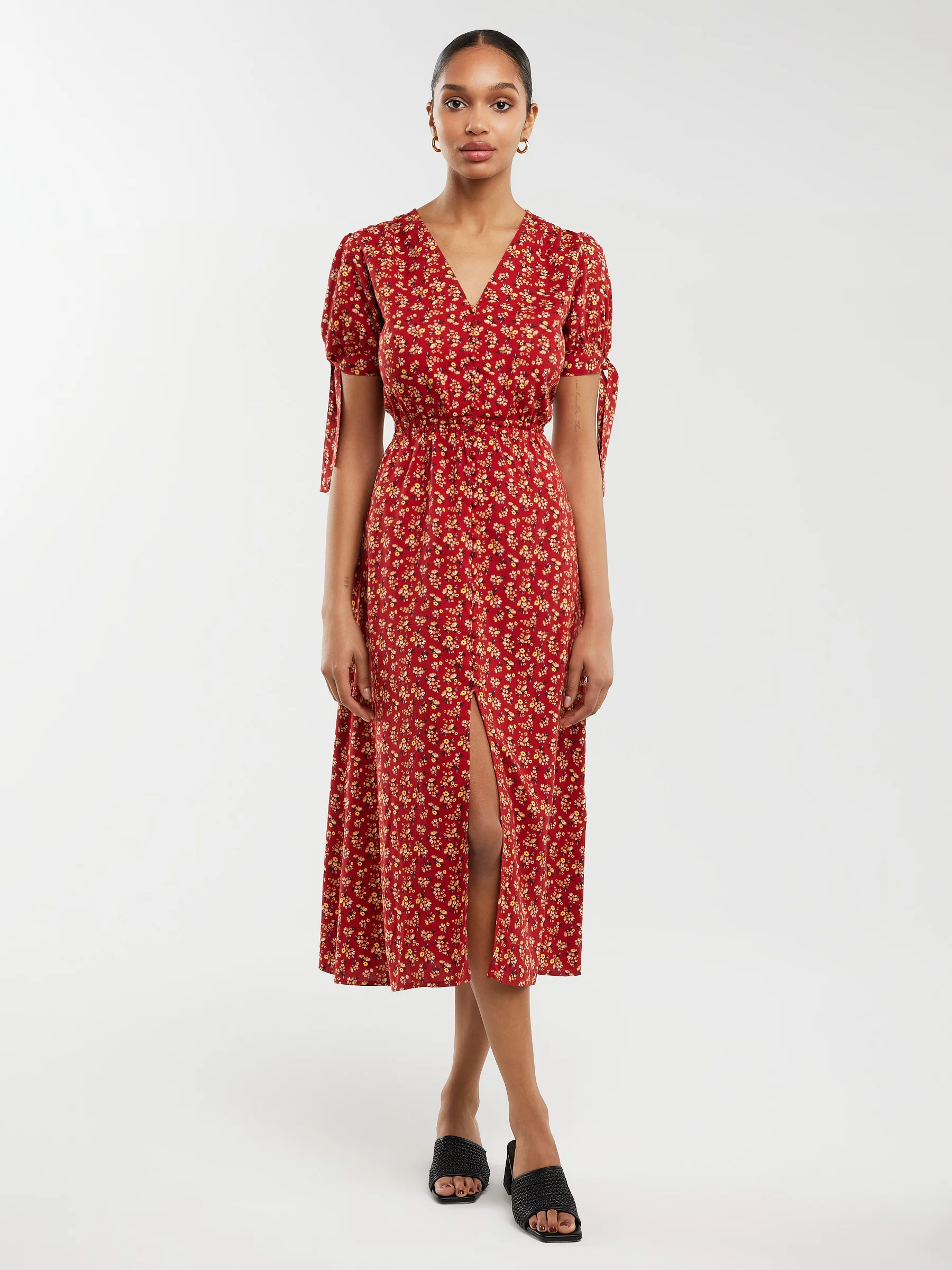 Sukienka damska midi z wiskozy z motywem kwiatowym czerwona Paregi 603