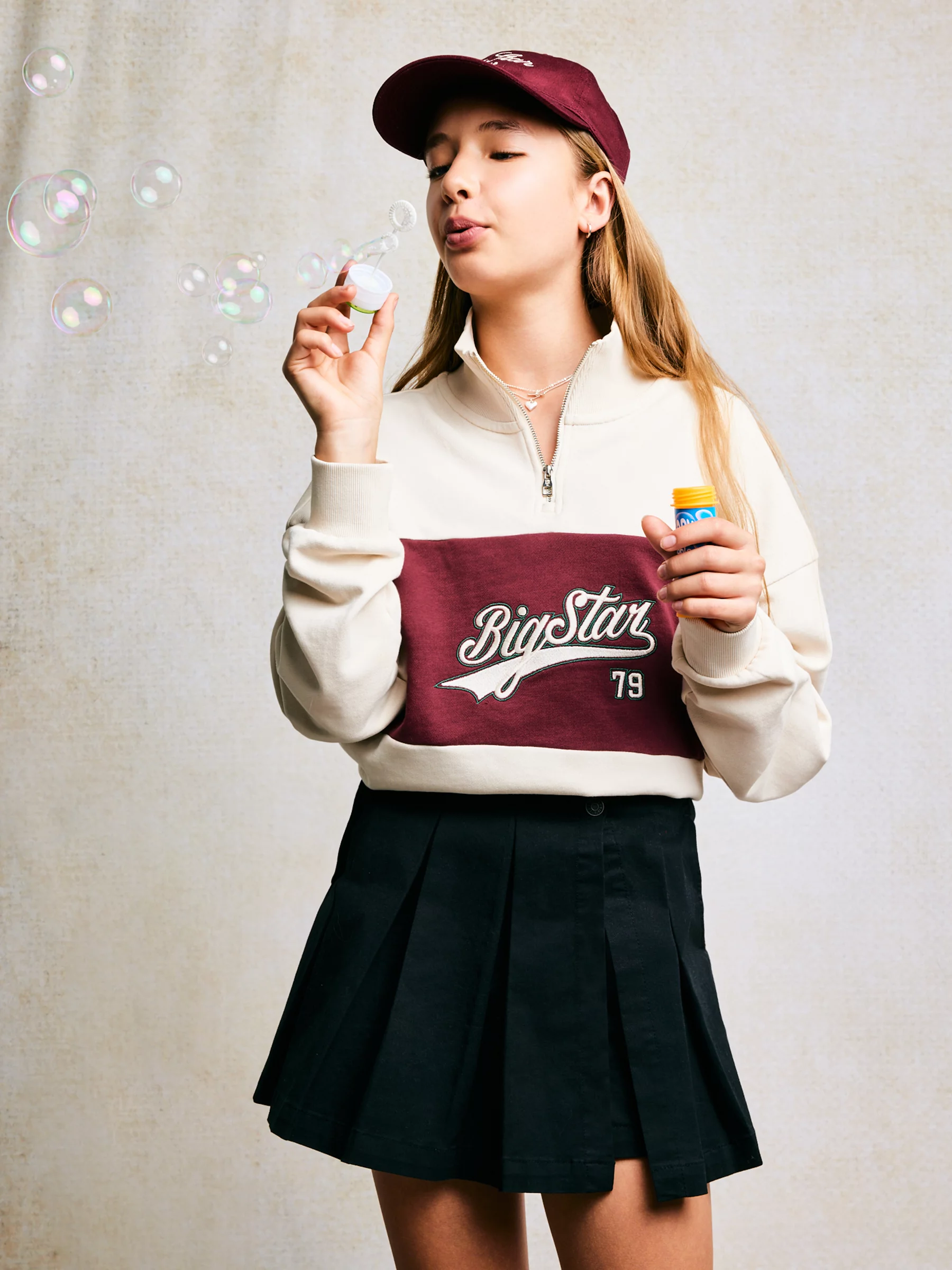 Bluza dziewczęca z krótkim zamkiem kremowa Rossalia 103