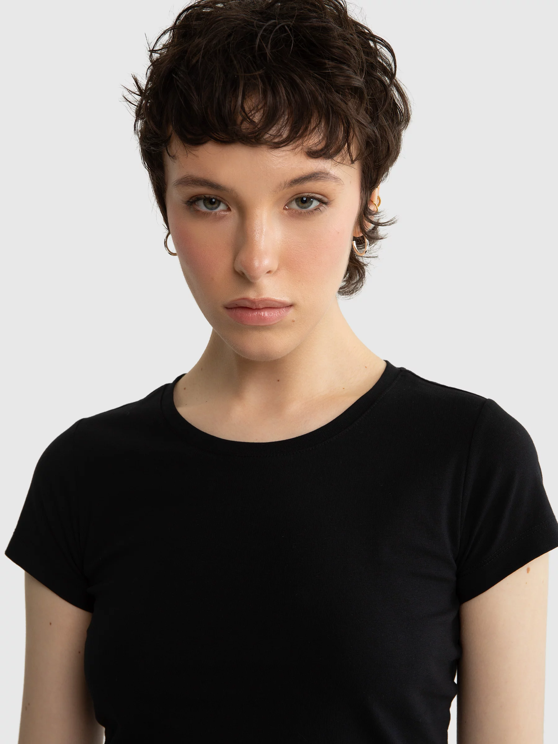 Koszulka damska z krótkim rękawem czarna Classaca 906