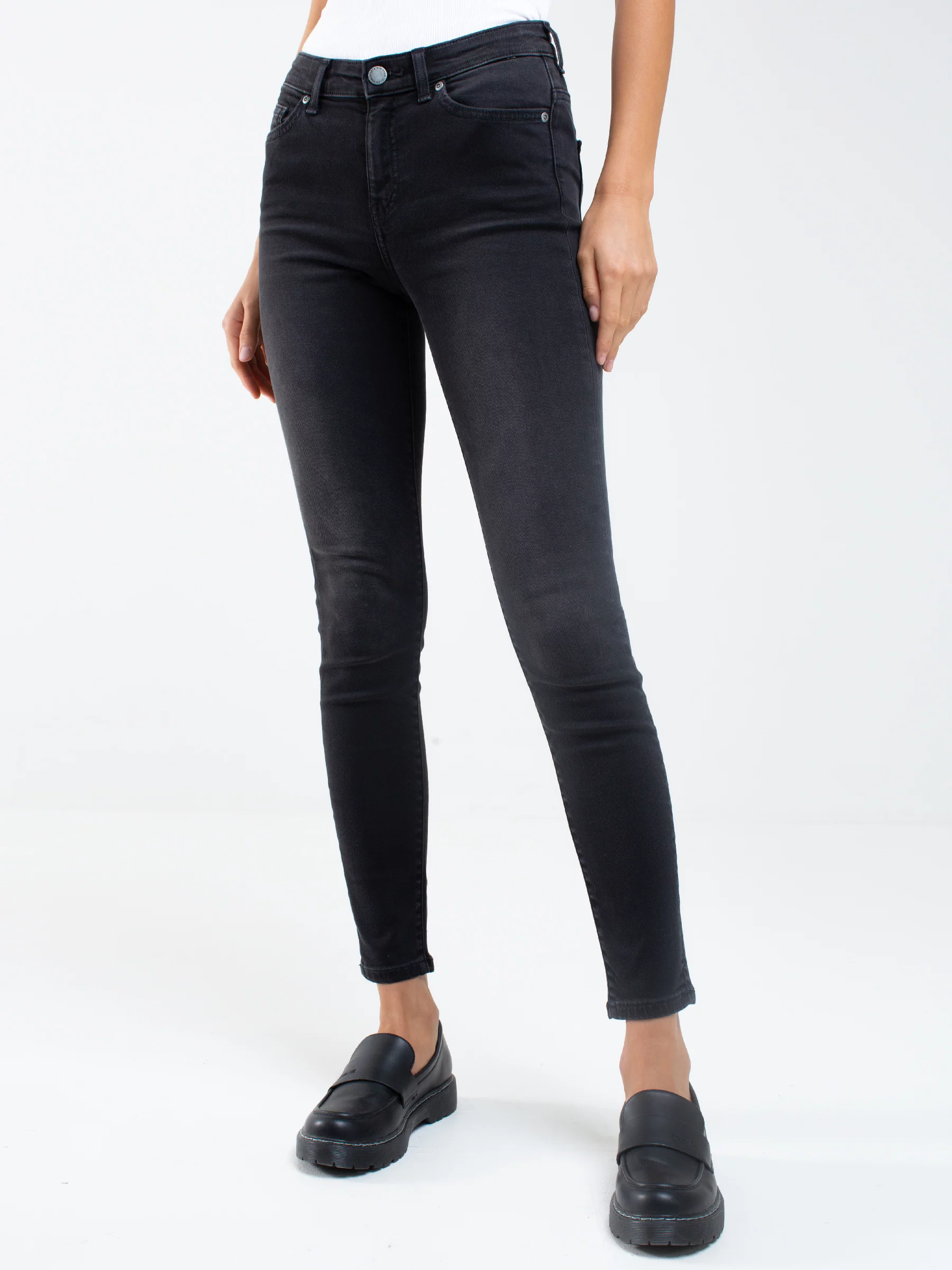 Jeansy damskie skinny z przetarciami czarne Adela 961