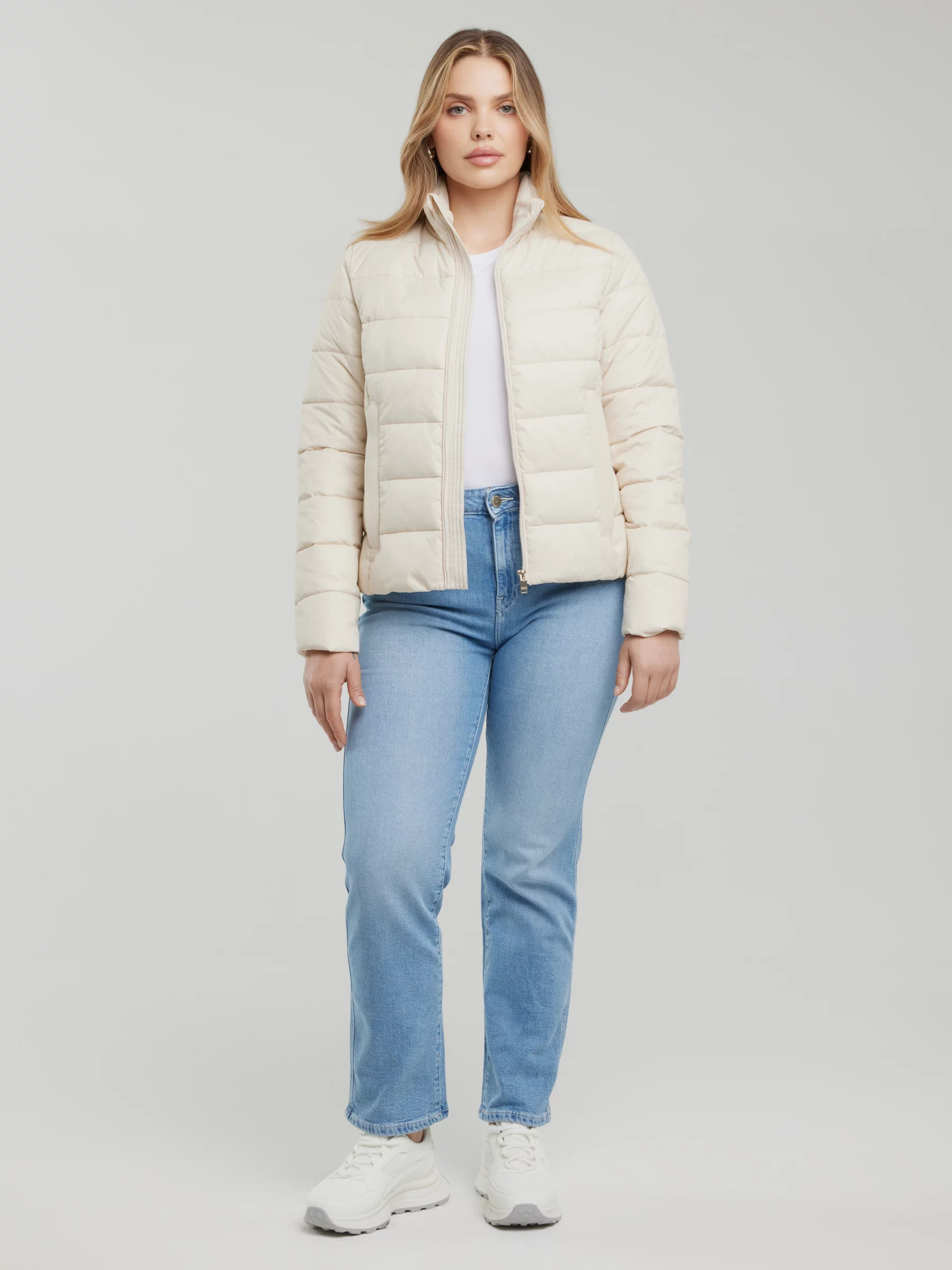 Kurtka damska pikowana ze stójką kremowa Delina 103