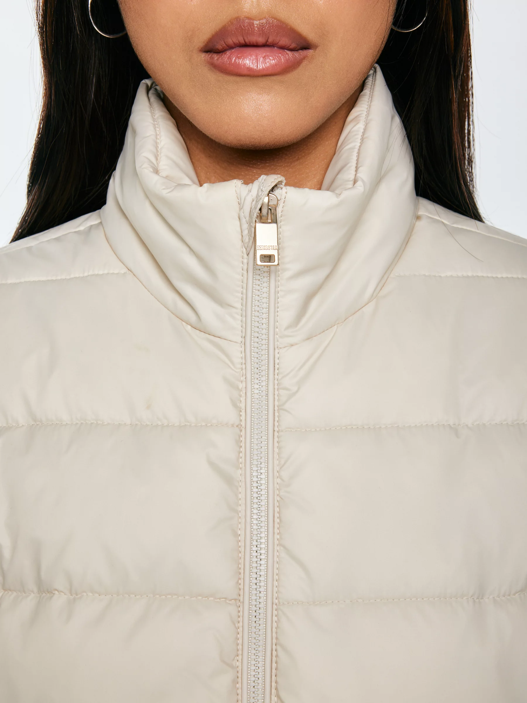 Kurtka damska pikowana ze stójką kremowa Delina 103