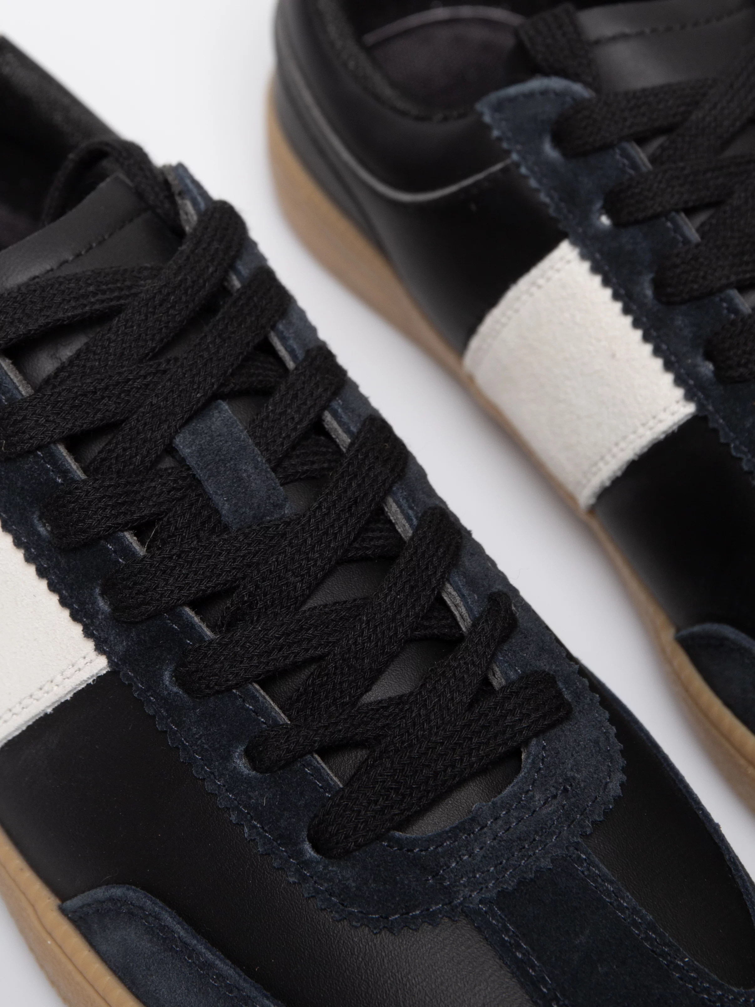 Sneakersy męskie czarne RR174033 906