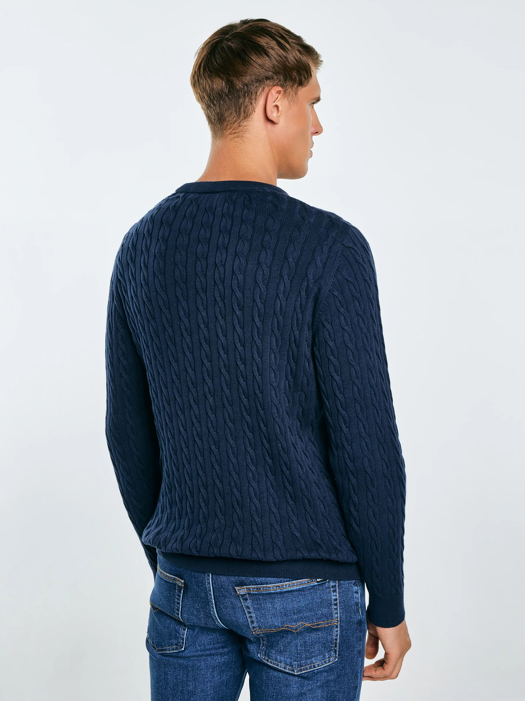 Sweter męski ze splotem warkoczowym granatowy Amaris 403