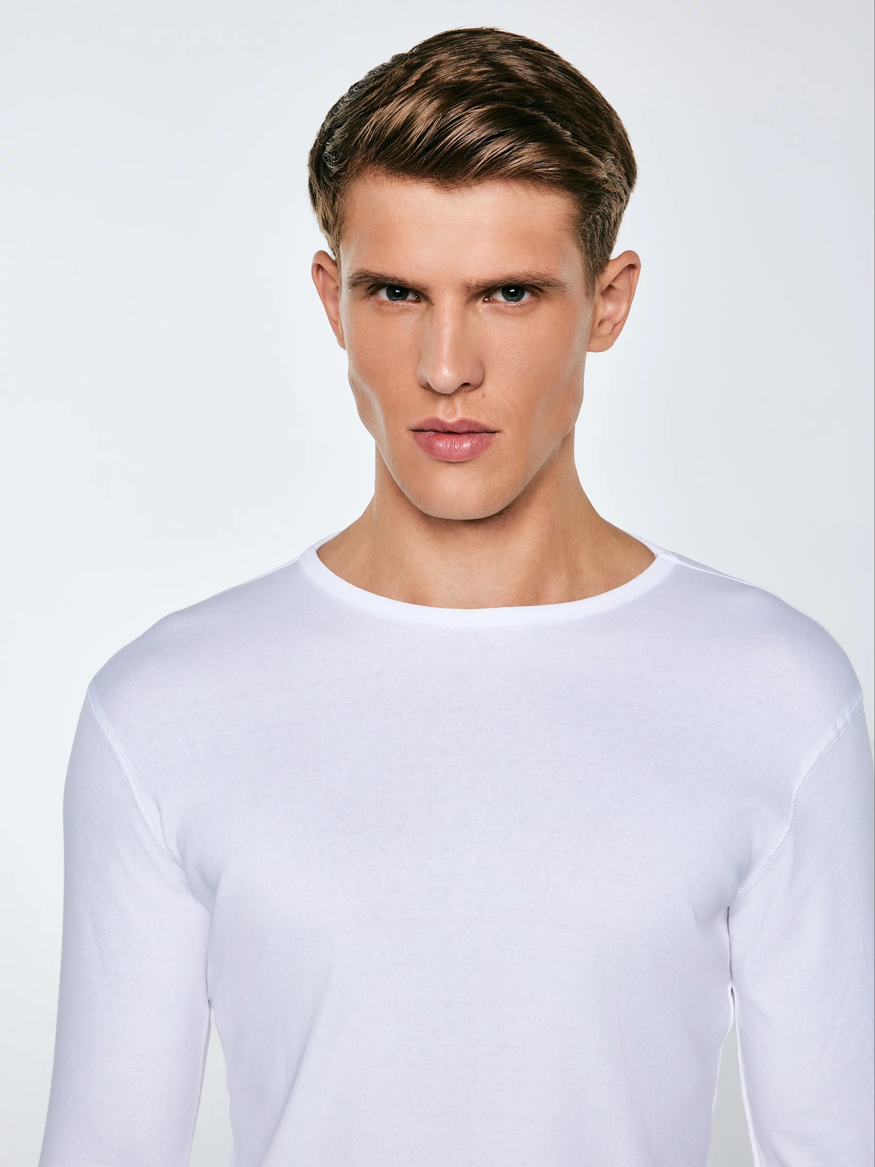 Koszulka męska z długim rękawem biała Classical 101