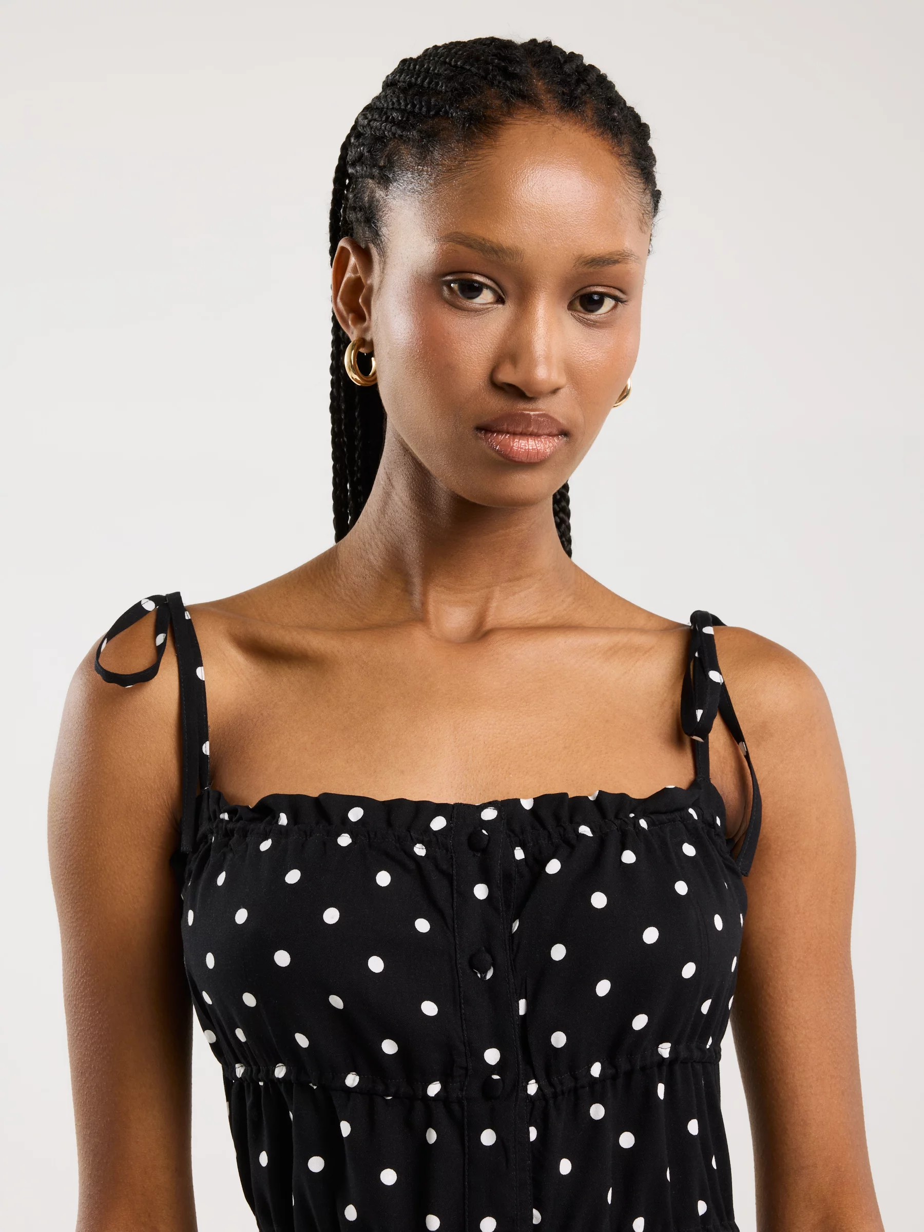 Sukienka damska mini z wiskozy w kropki czarna Casie 906