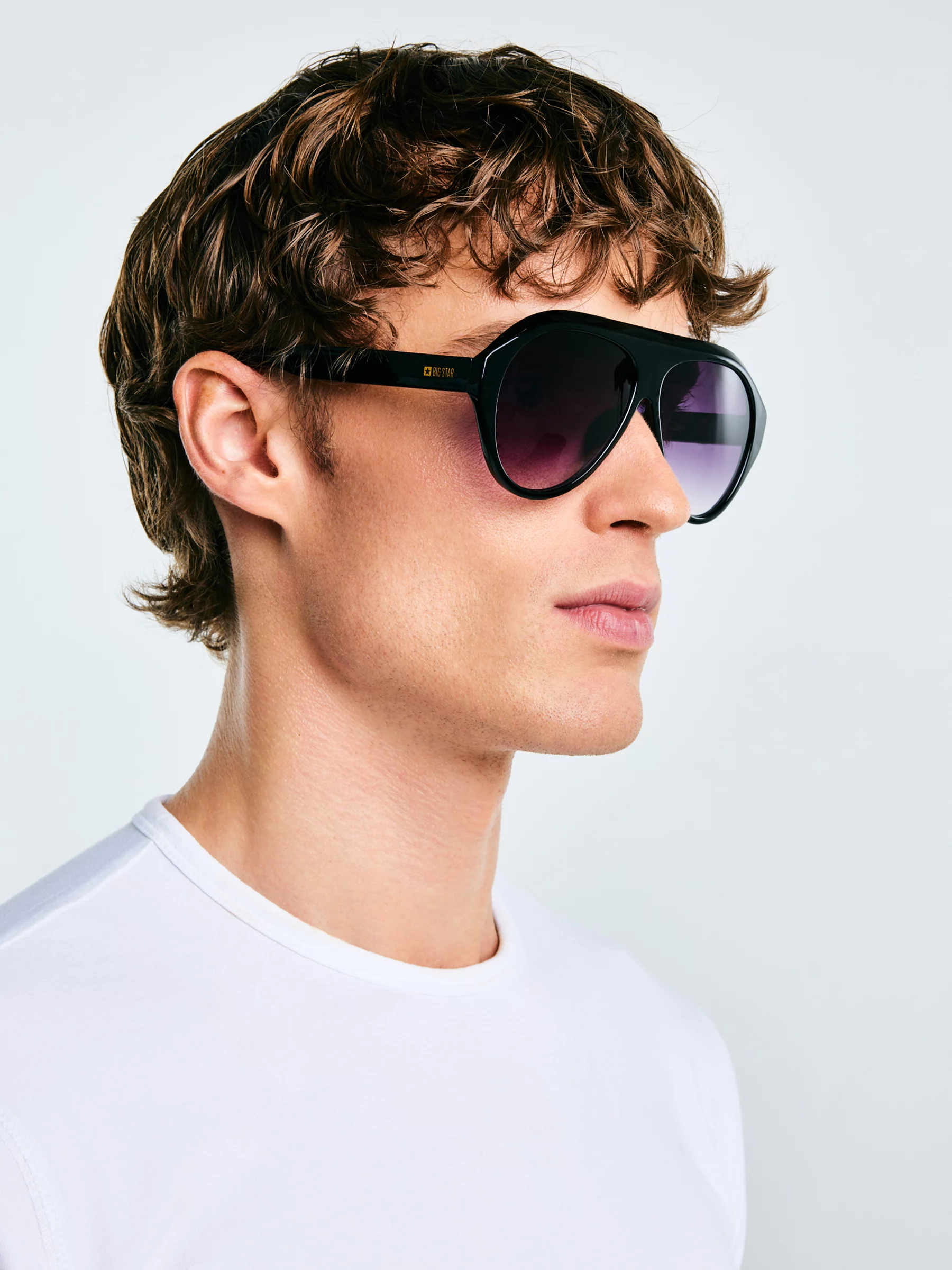 Okulary przeciwsłoneczne czarne Aradi 906