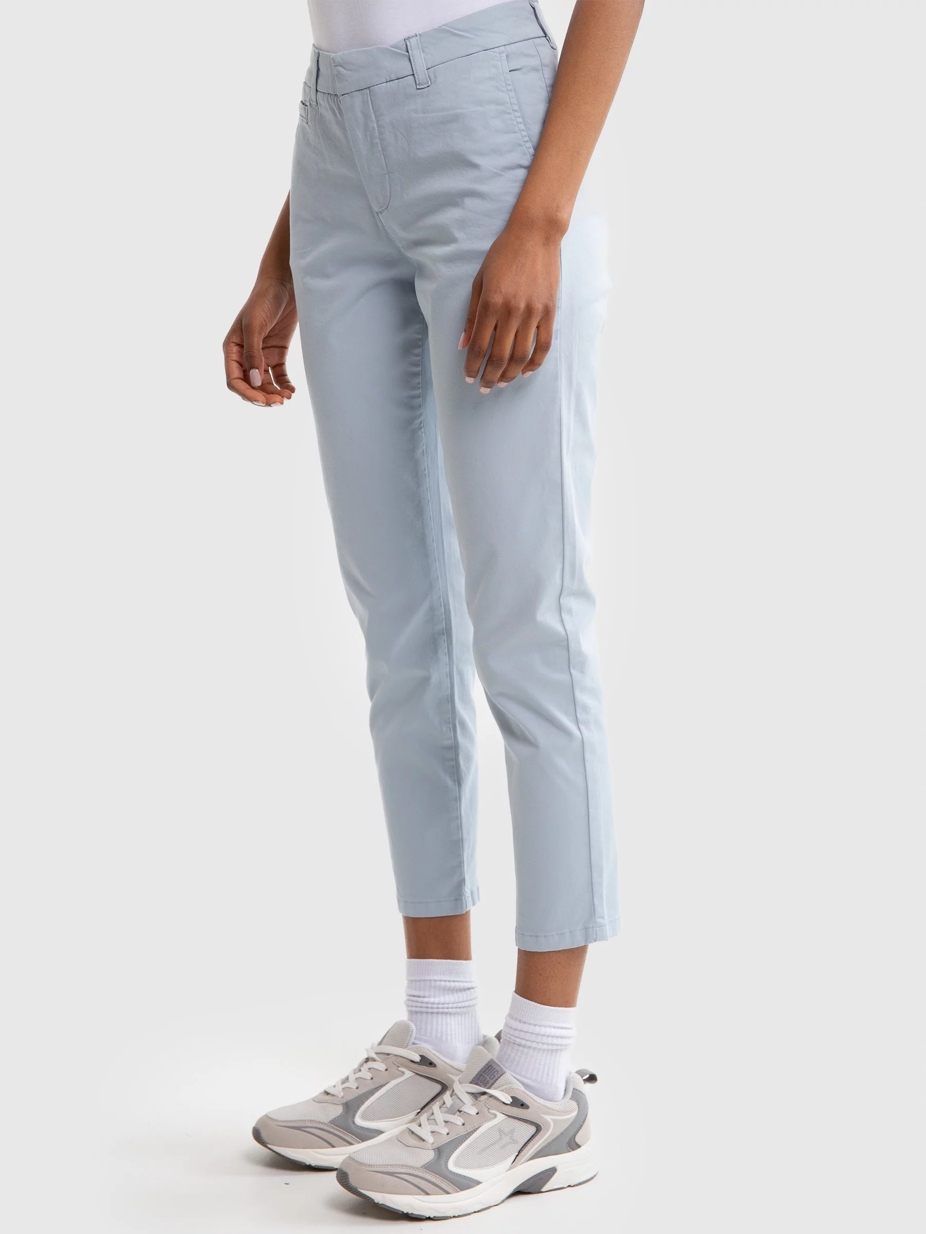 Spodnie damskie chinosy slim niebieskie Riana 400