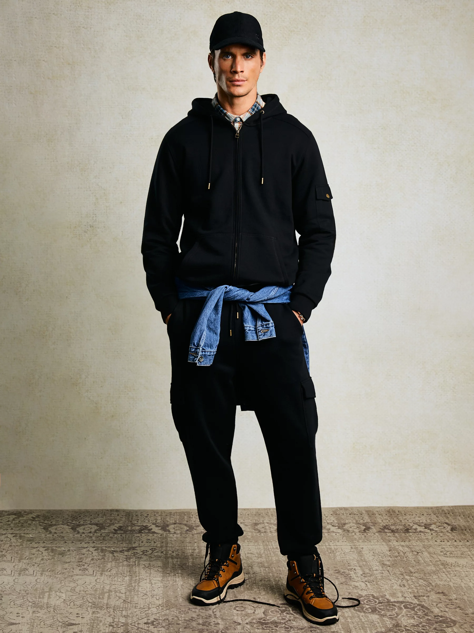 Spodnie męskie dresowe z kieszeniami cargo czarne Jagmurp 906