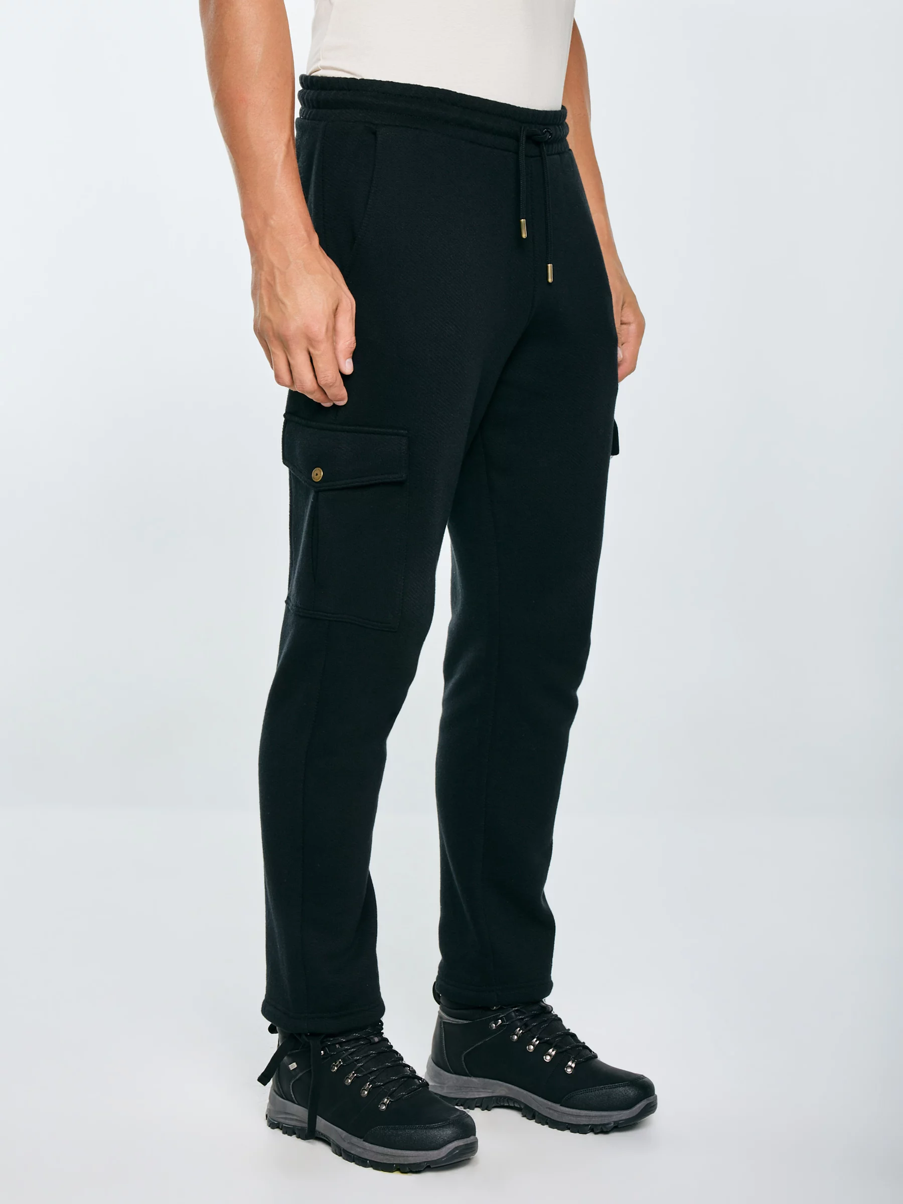 Spodnie męskie dresowe z kieszeniami cargo czarne Jagmurp 906