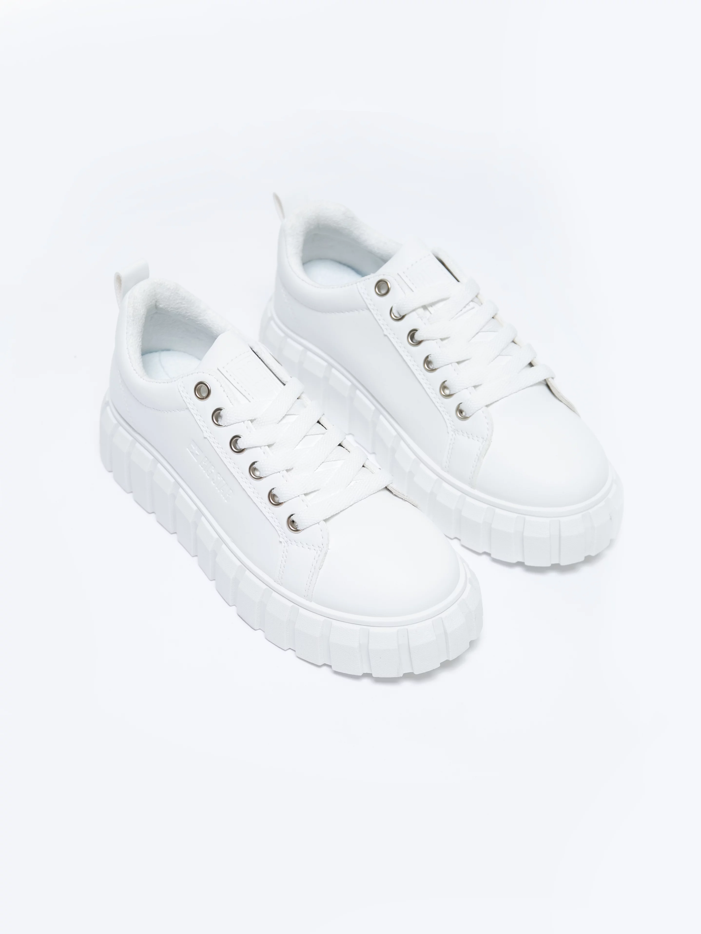 Sneakersy damskie białe MM274616 101