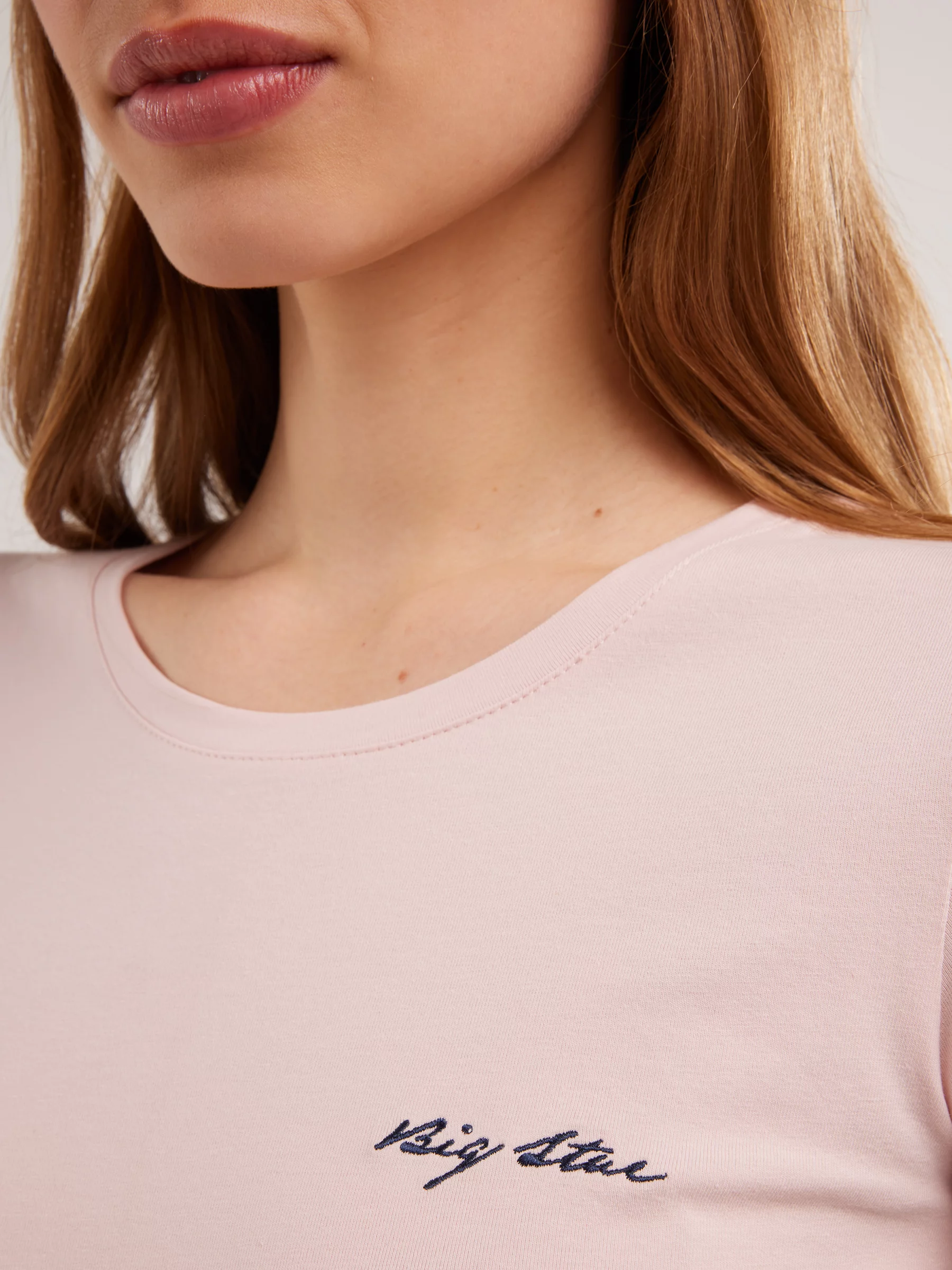 Koszulka damska z niewielkim logo różowa Irsera 600